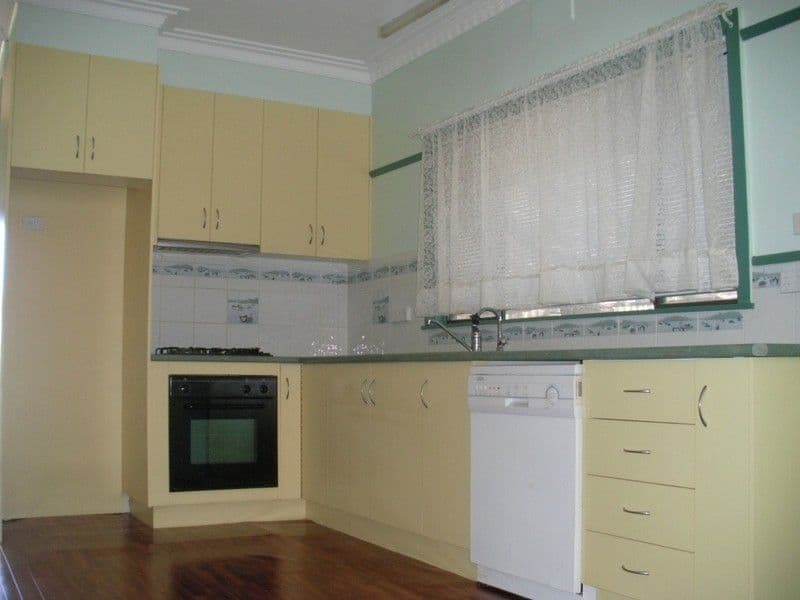 8 Boree Street, RED CLIFFS VIC 3496, Red Cliffs - Thumbnail 2