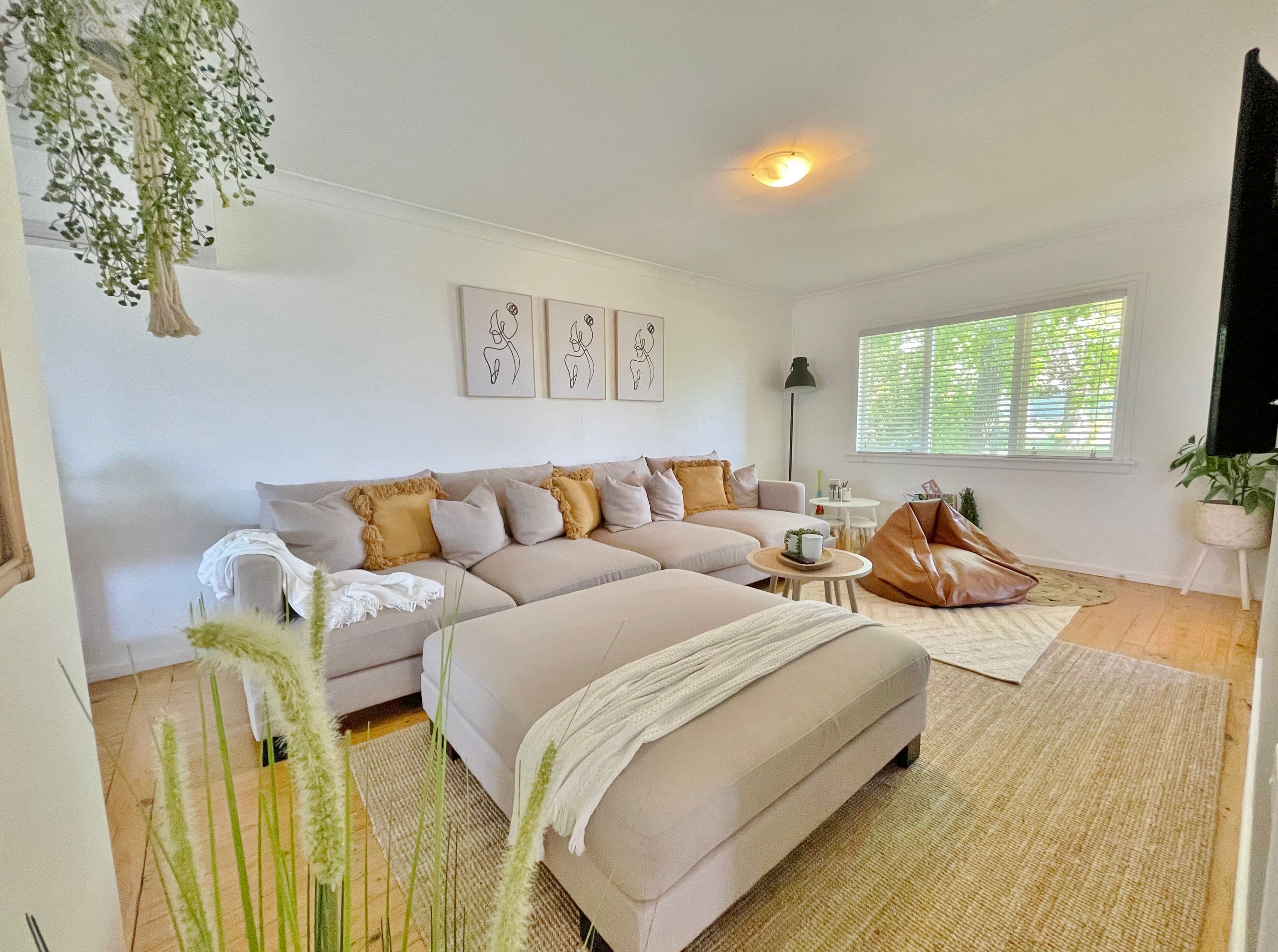 11 Clifton Street, Young NSW 2594, Young - Thumbnail 2
