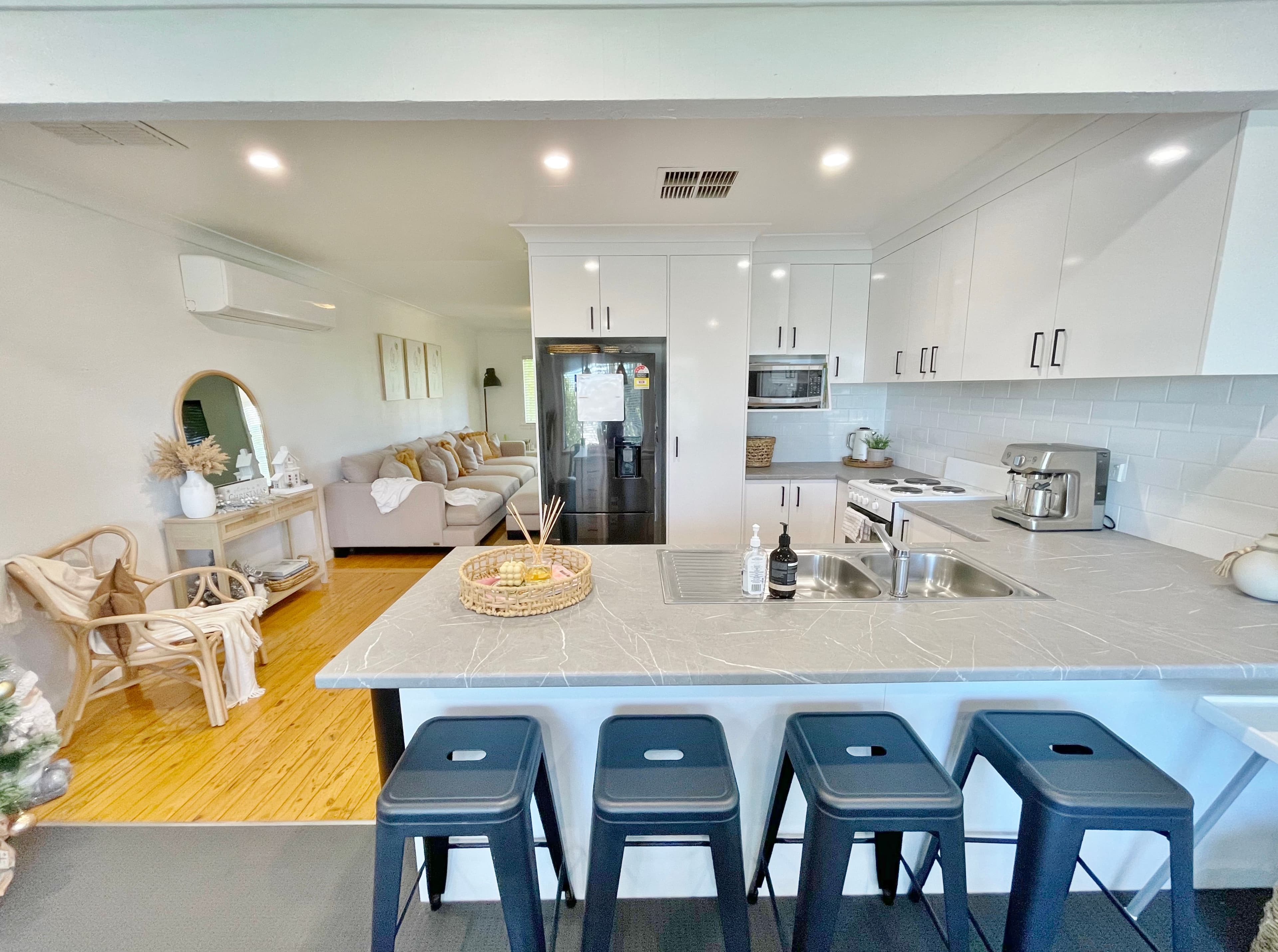 11 Clifton Street, Young NSW 2594, Young - Thumbnail 6