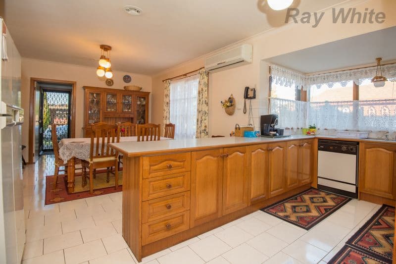 13 St Lawrence Close, WERRIBEE VIC 3030, Werribee - Thumbnail 4
