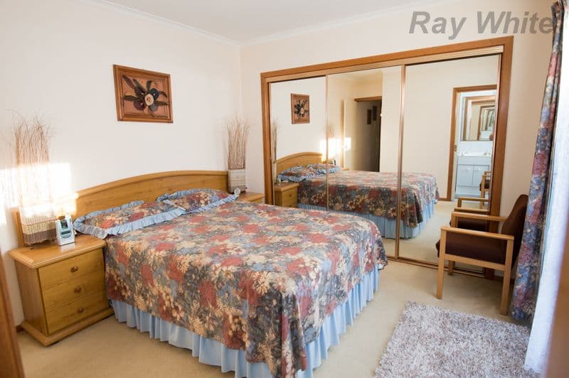 13 St Lawrence Close, WERRIBEE VIC 3030, Werribee - Thumbnail 5