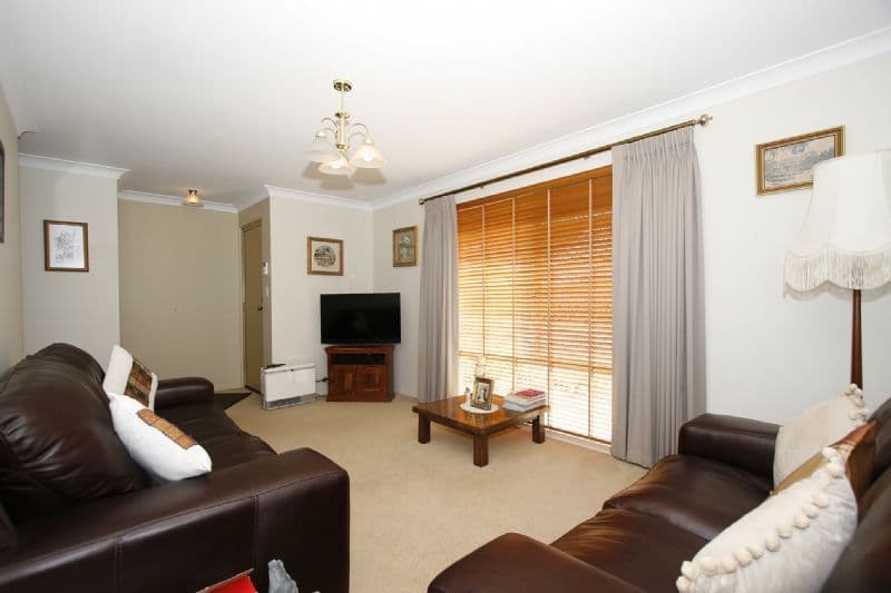 4 Honeyeater Glade, HUNTINGDALE WA 6110, Huntingdale - Thumbnail 3