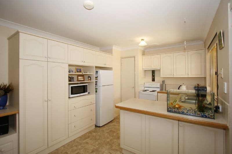 4 Honeyeater Glade, HUNTINGDALE WA 6110, Huntingdale - Thumbnail 4