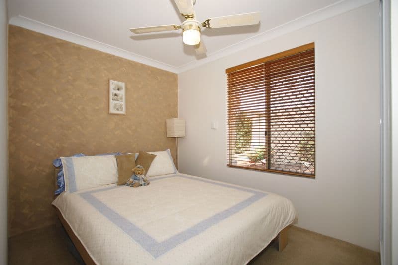 4 Honeyeater Glade, HUNTINGDALE WA 6110, Huntingdale - Thumbnail 8