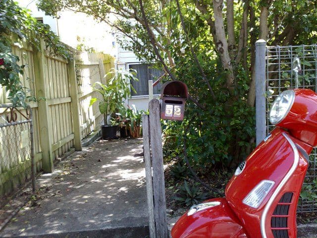 52 Kennigo Street, SPRING HILL QLD 4000, Spring Hill - Thumbnail 2