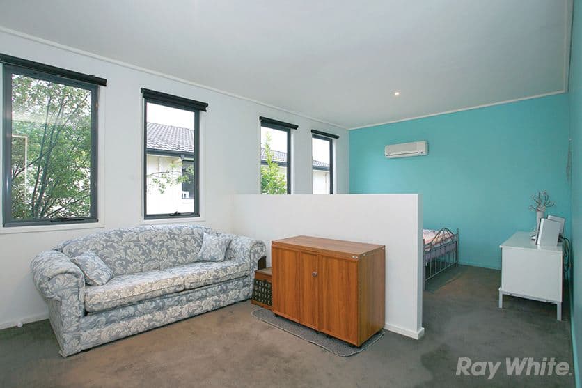 10 Deirdre Street, Glen Waverley VIC 3150, Glen Waverley - Thumbnail 8