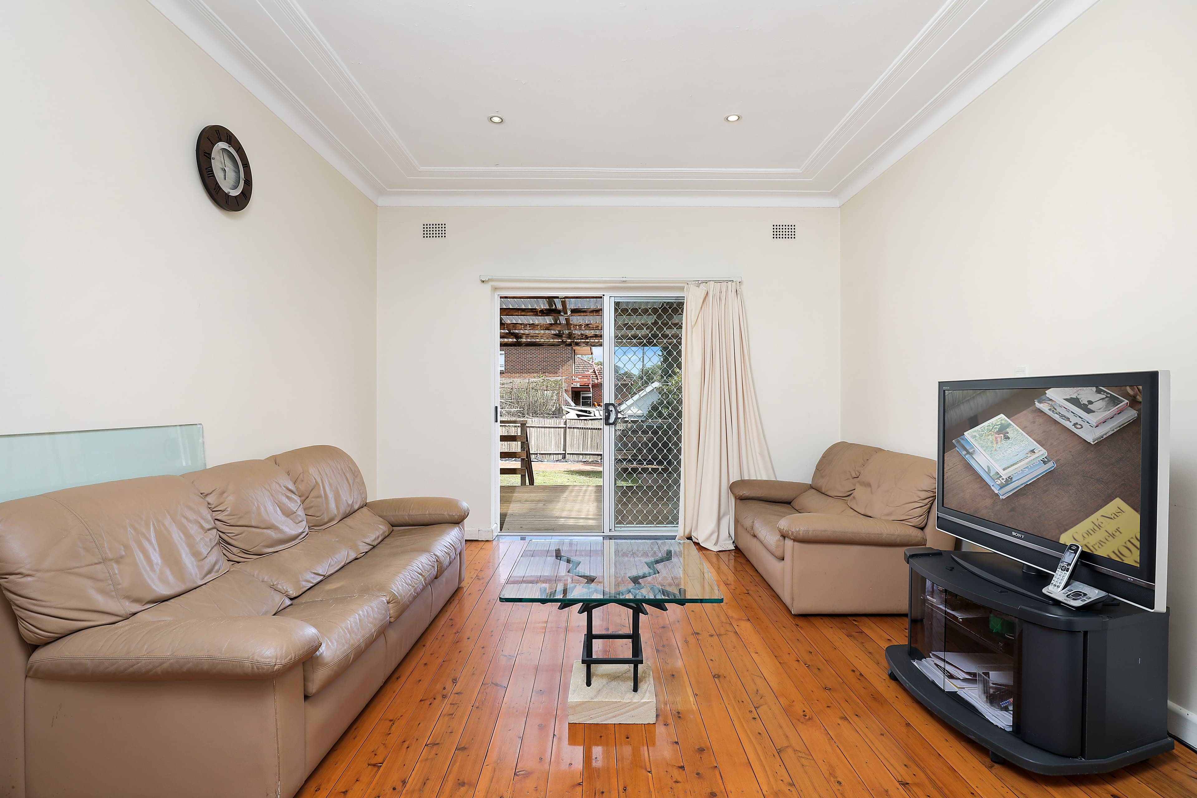 24 Raeburn Avenue, Castlecrag - Thumbnail 2