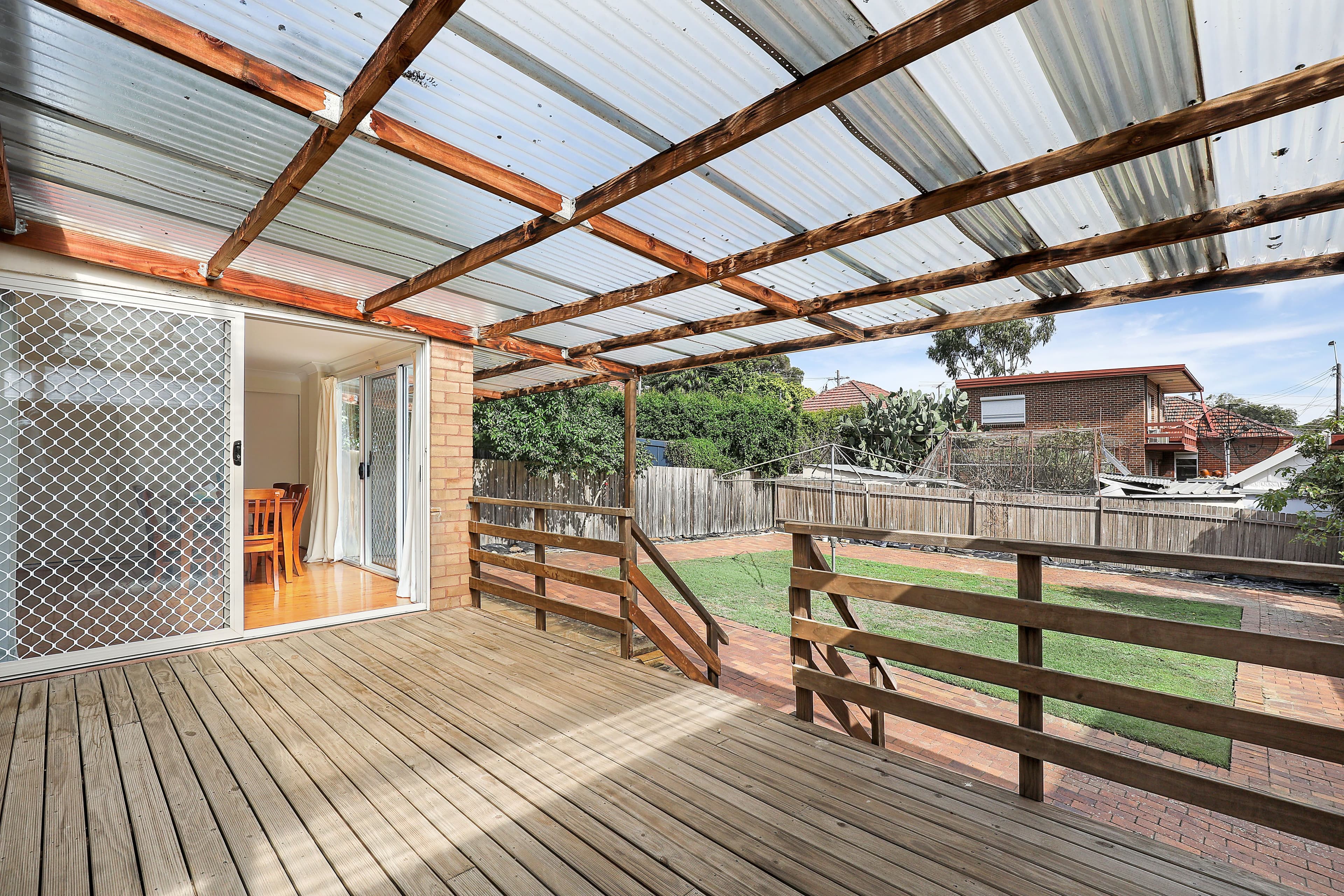 24 Raeburn Avenue, Castlecrag - Thumbnail 5