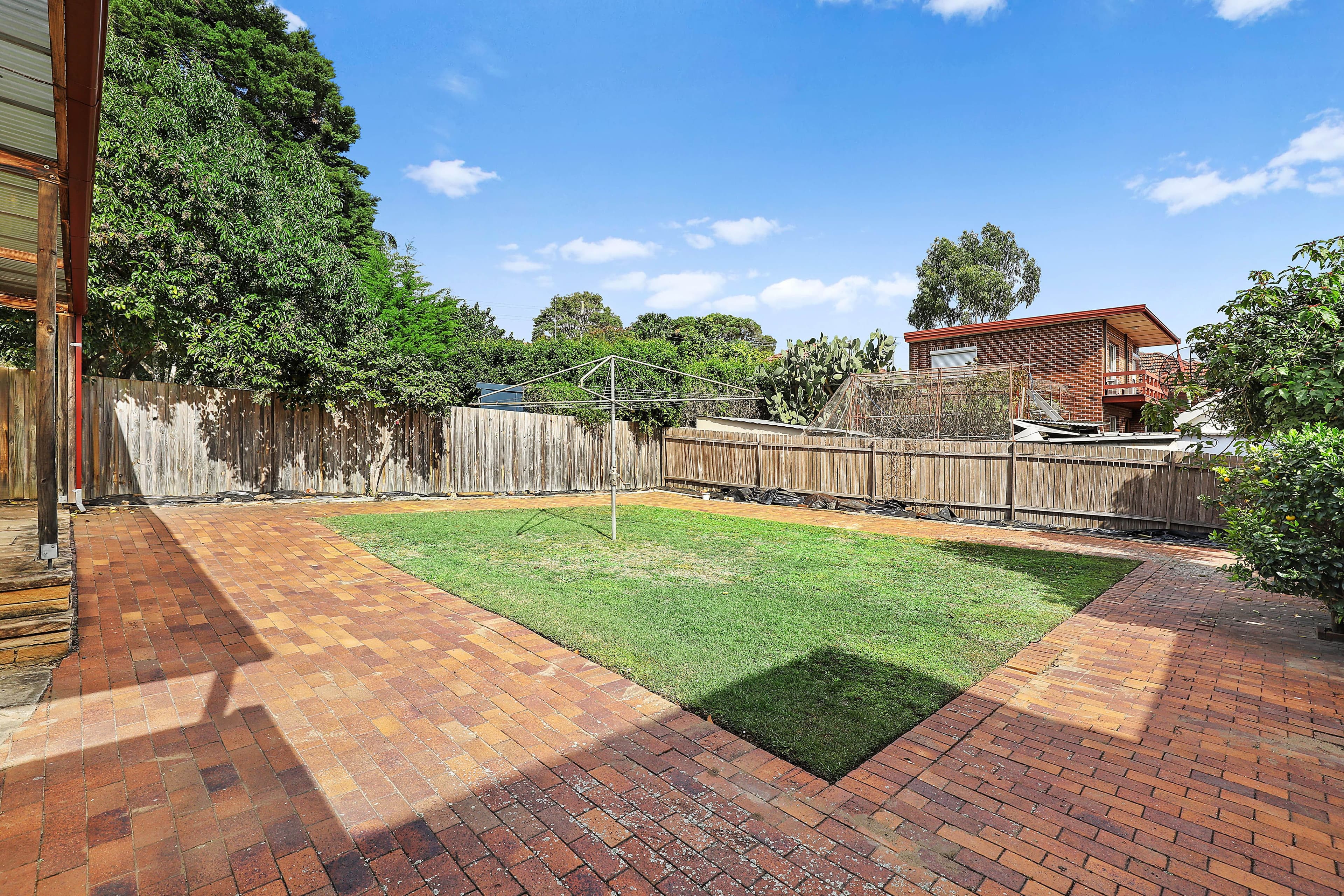 24 Raeburn Avenue, Castlecrag - Thumbnail 6