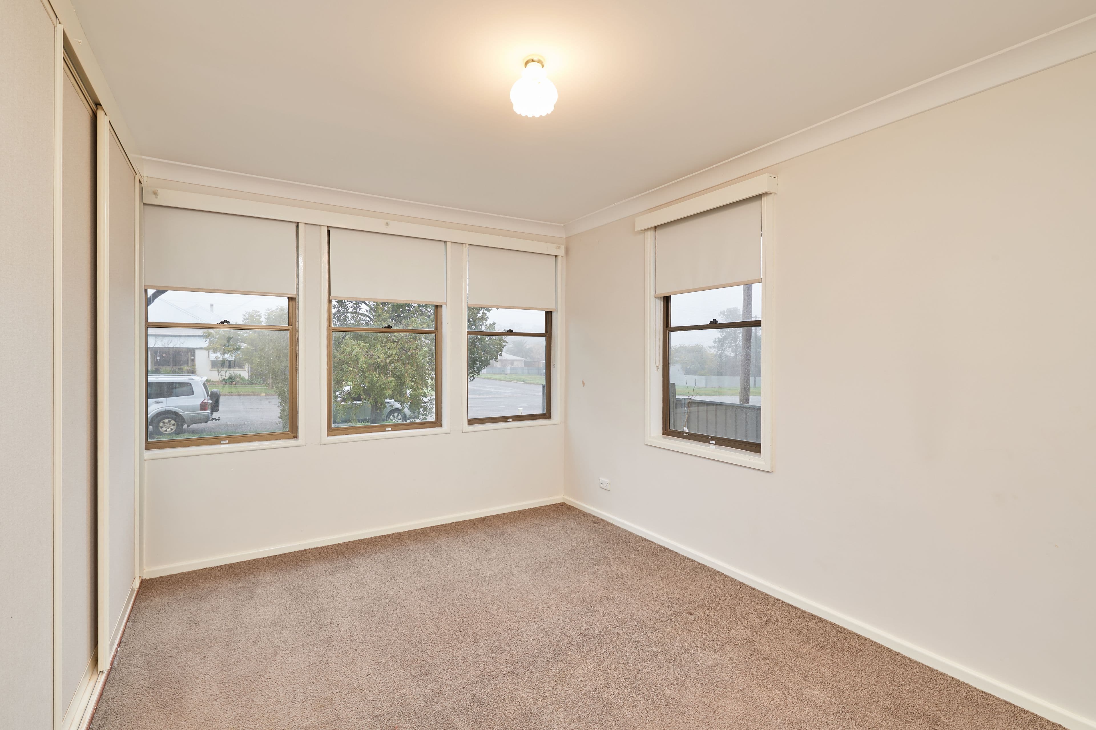 2 Loughnan Street, Coolamon NSW 2701, Coolamon - Thumbnail 4