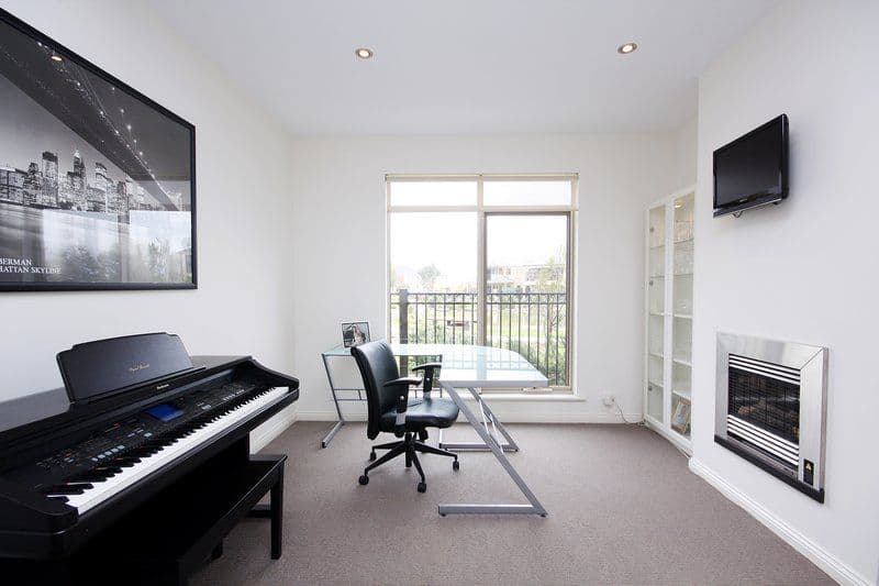 2 Pine Court, MAWSON LAKES SA 5095, Mawson Lakes - Thumbnail 2