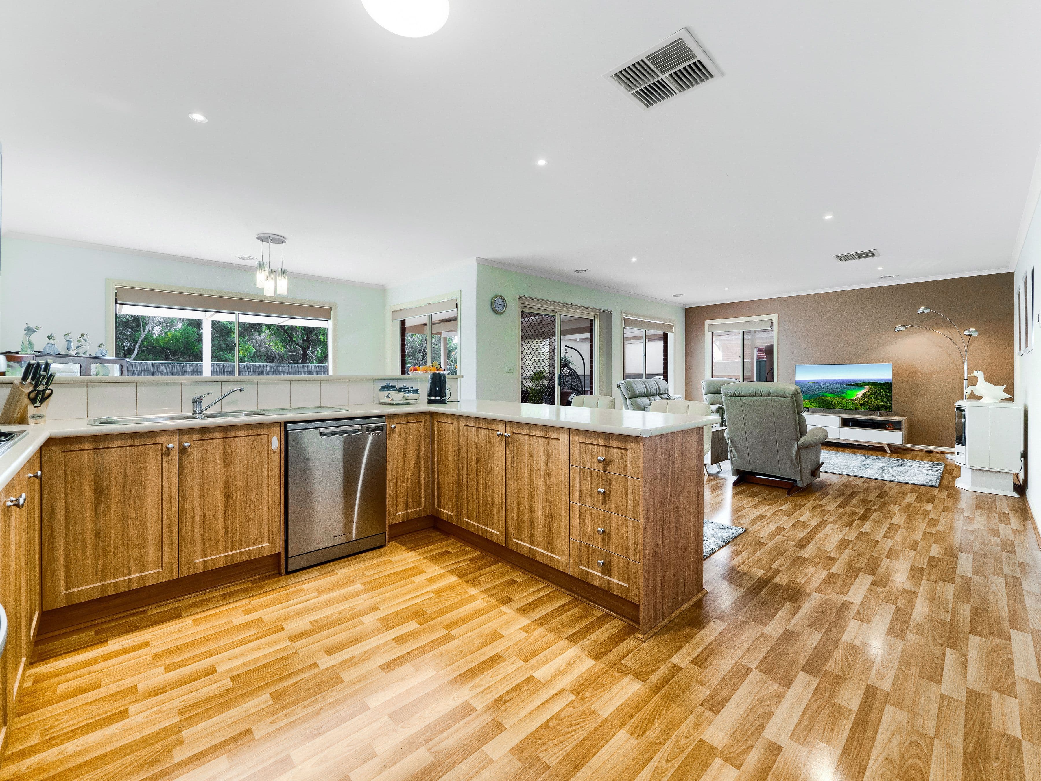 2 Galway Place, Cranbourne VIC 3977, Cranbourne - Thumbnail 8