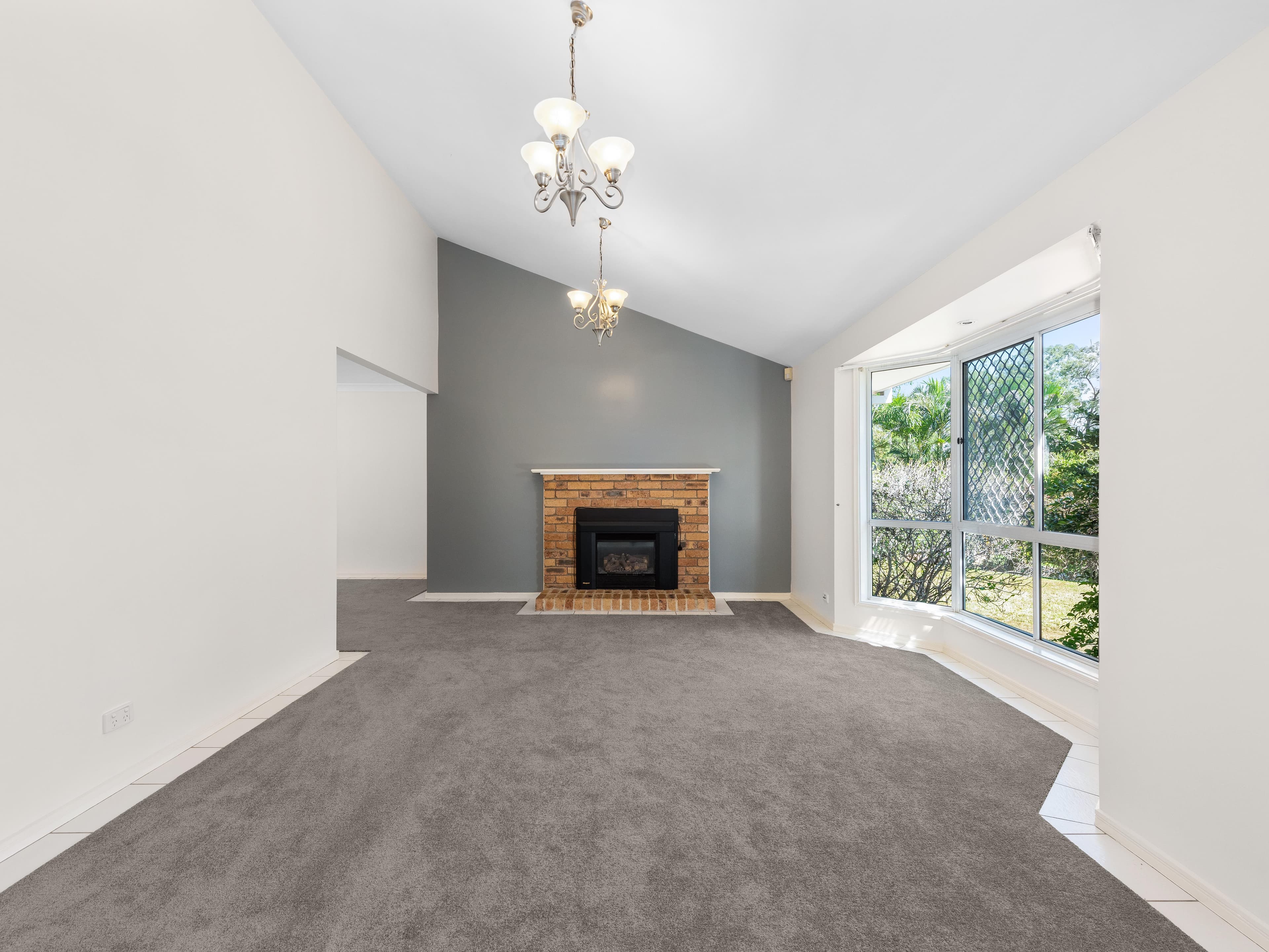 28 Halleys Crescent, Bridgeman Downs QLD 4035, Bridgeman Downs - Thumbnail 3