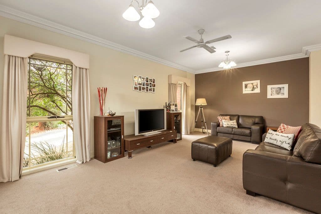 2 Brush Grove, Glen Waverley VIC 3150, Glen Waverley - Thumbnail 2