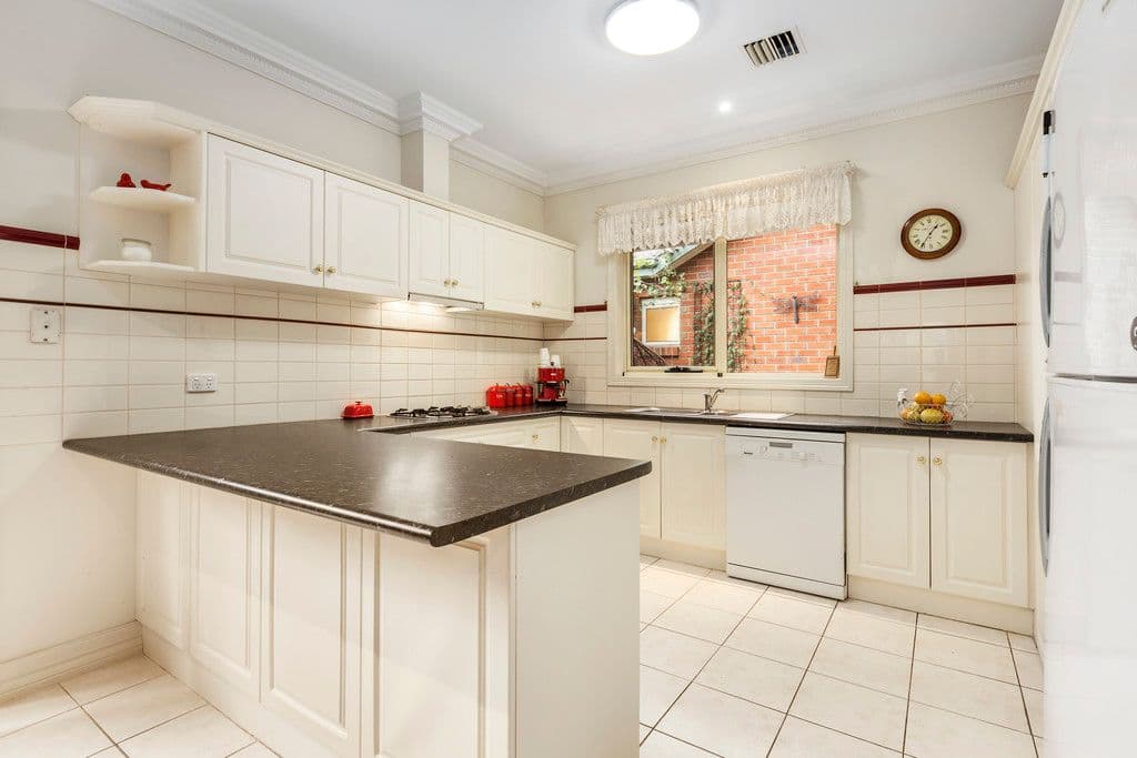 2 Brush Grove, Glen Waverley VIC 3150, Glen Waverley - Thumbnail 7