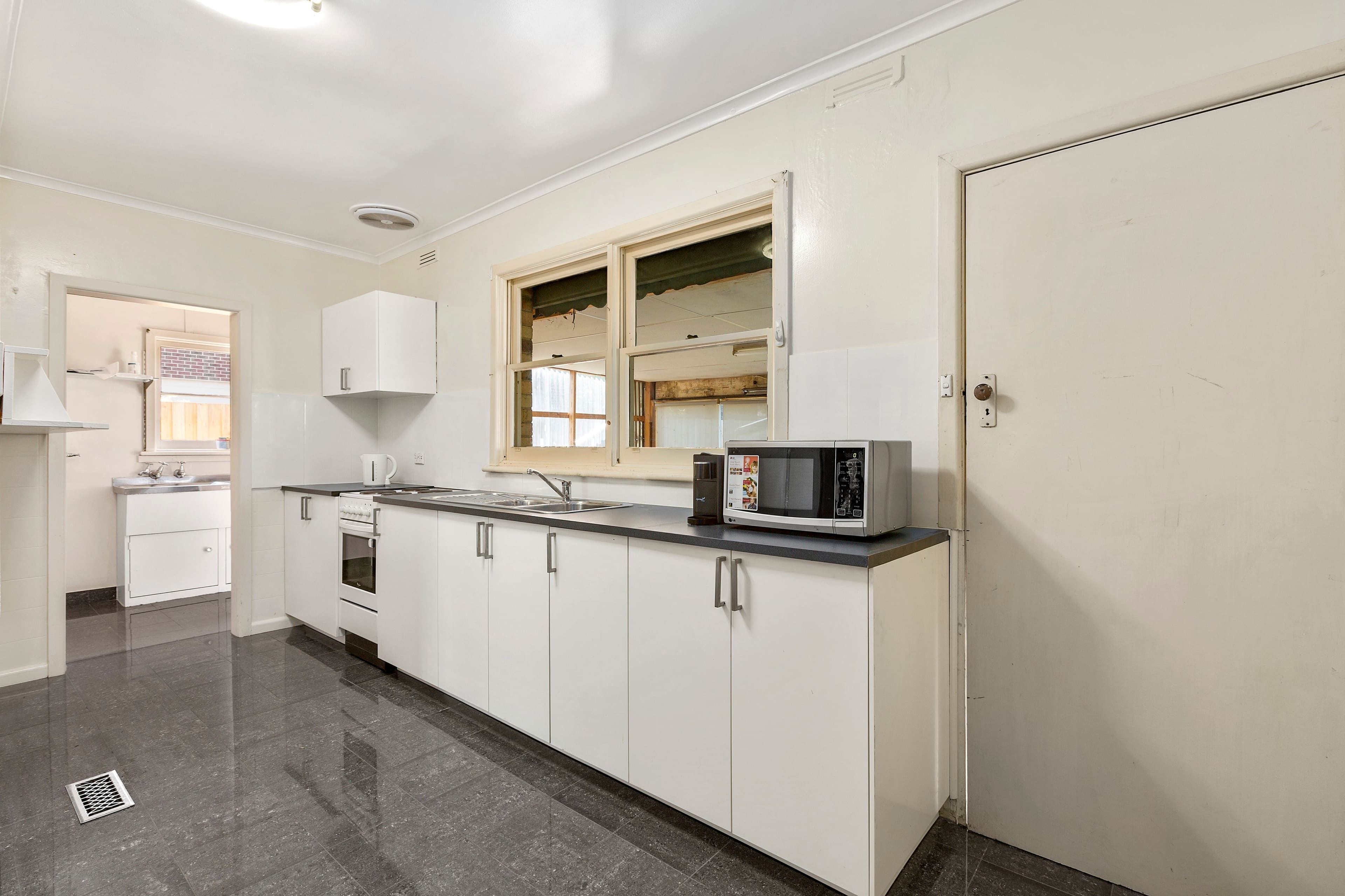 39 Gillard Street, Burwood VIC 3125, Burwood - Thumbnail 3