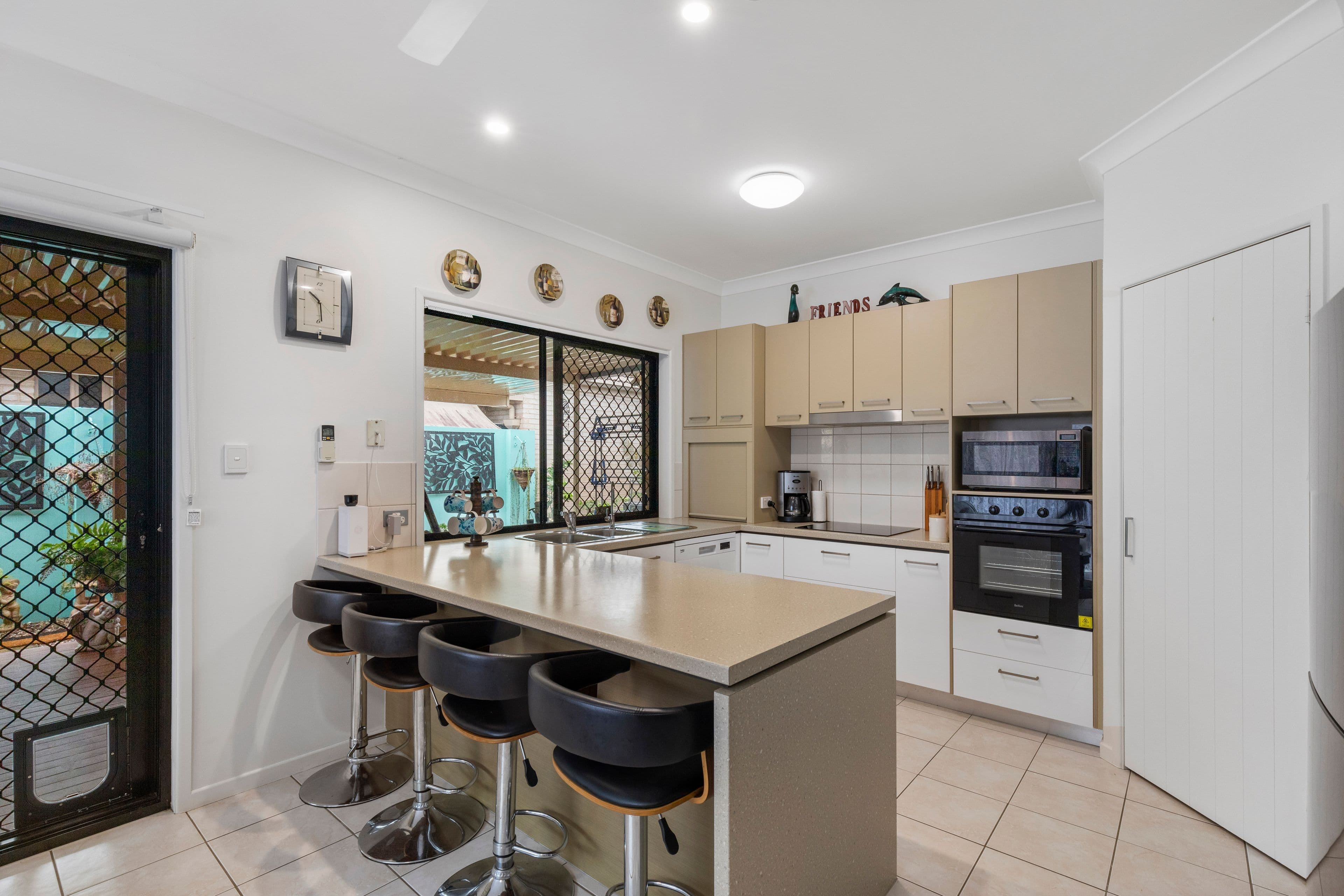15 Greenview Avenue, Beerwah QLD 4519, Beerwah - Thumbnail 4