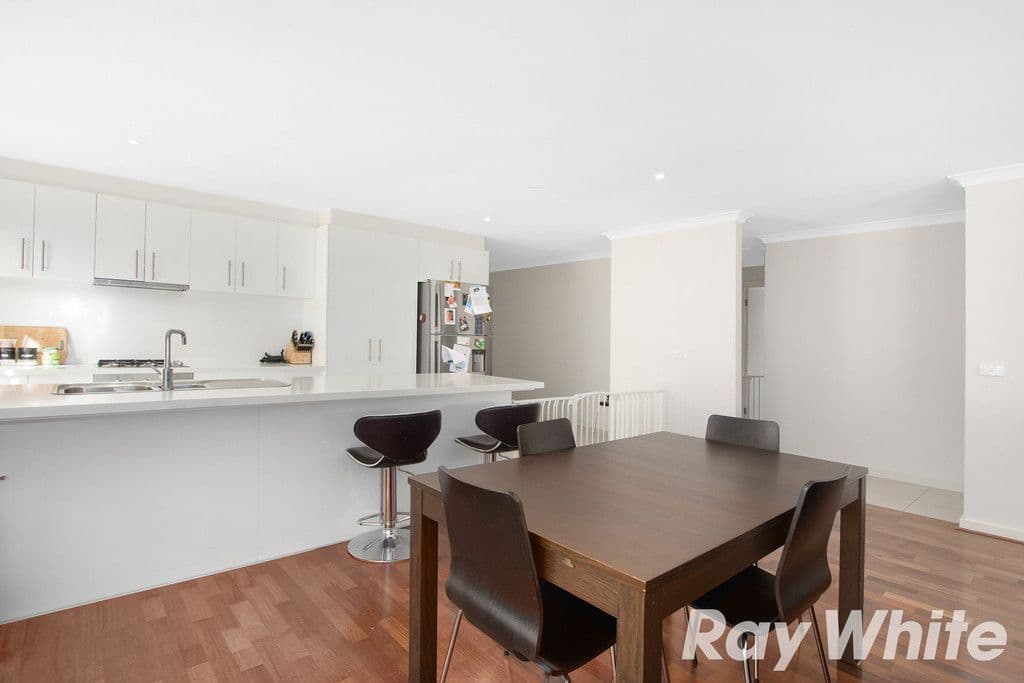 15 Arrow Road, Cranbourne East VIC 3977, Cranbourne East - Thumbnail 5