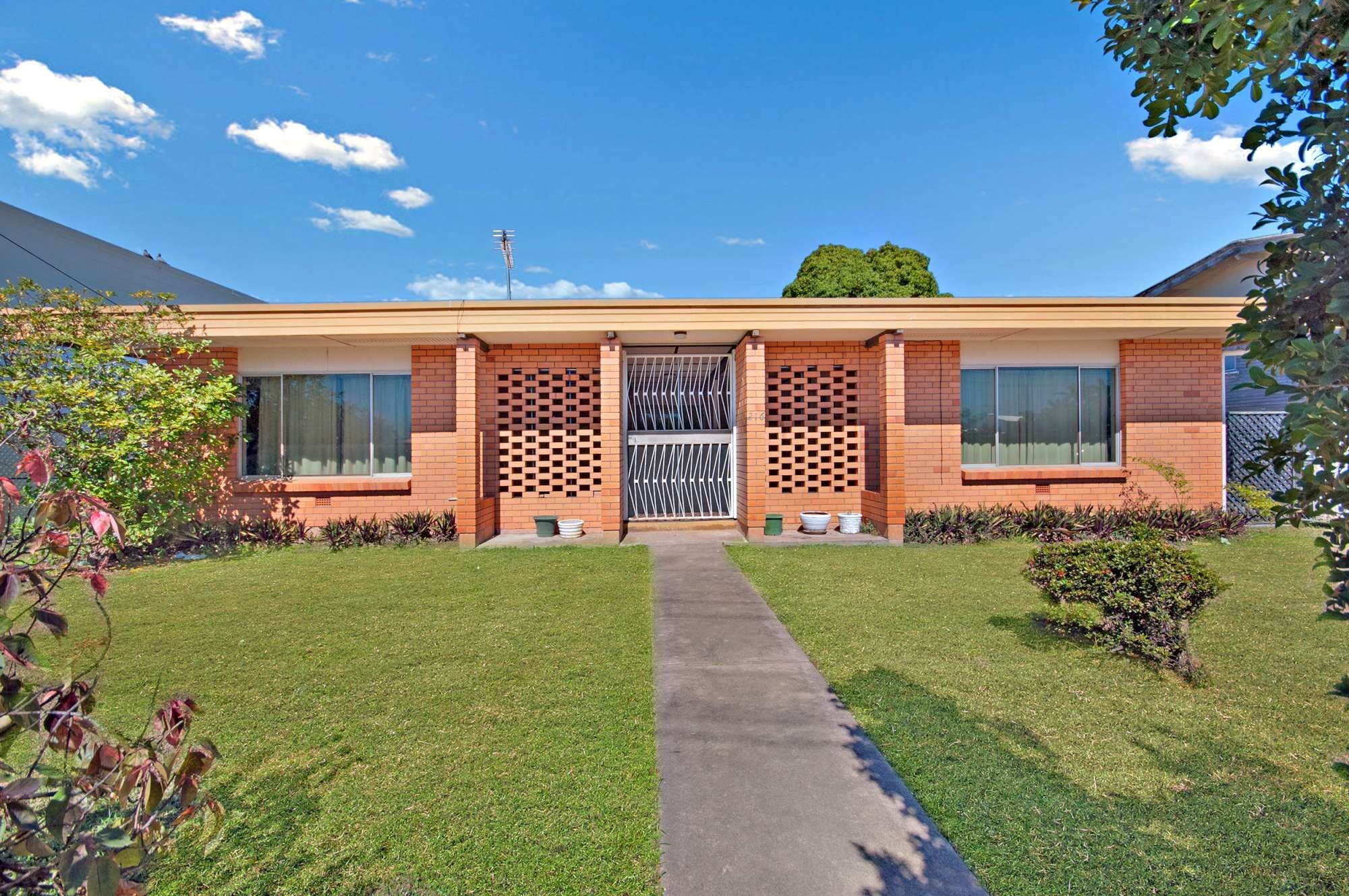 216 Ross River Road, AITKENVALE QLD 4814, Aitkenvale - Image 1