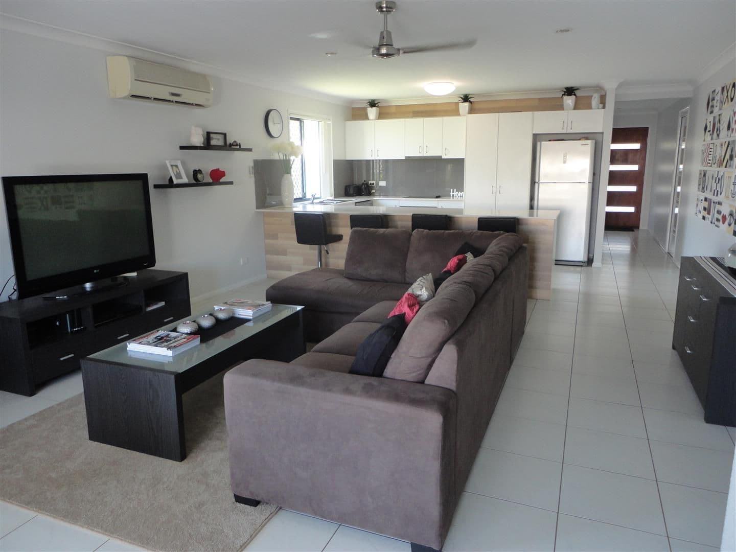 10 Lorikeet Way, CRESTMEAD QLD 4132, Crestmead - Image 1