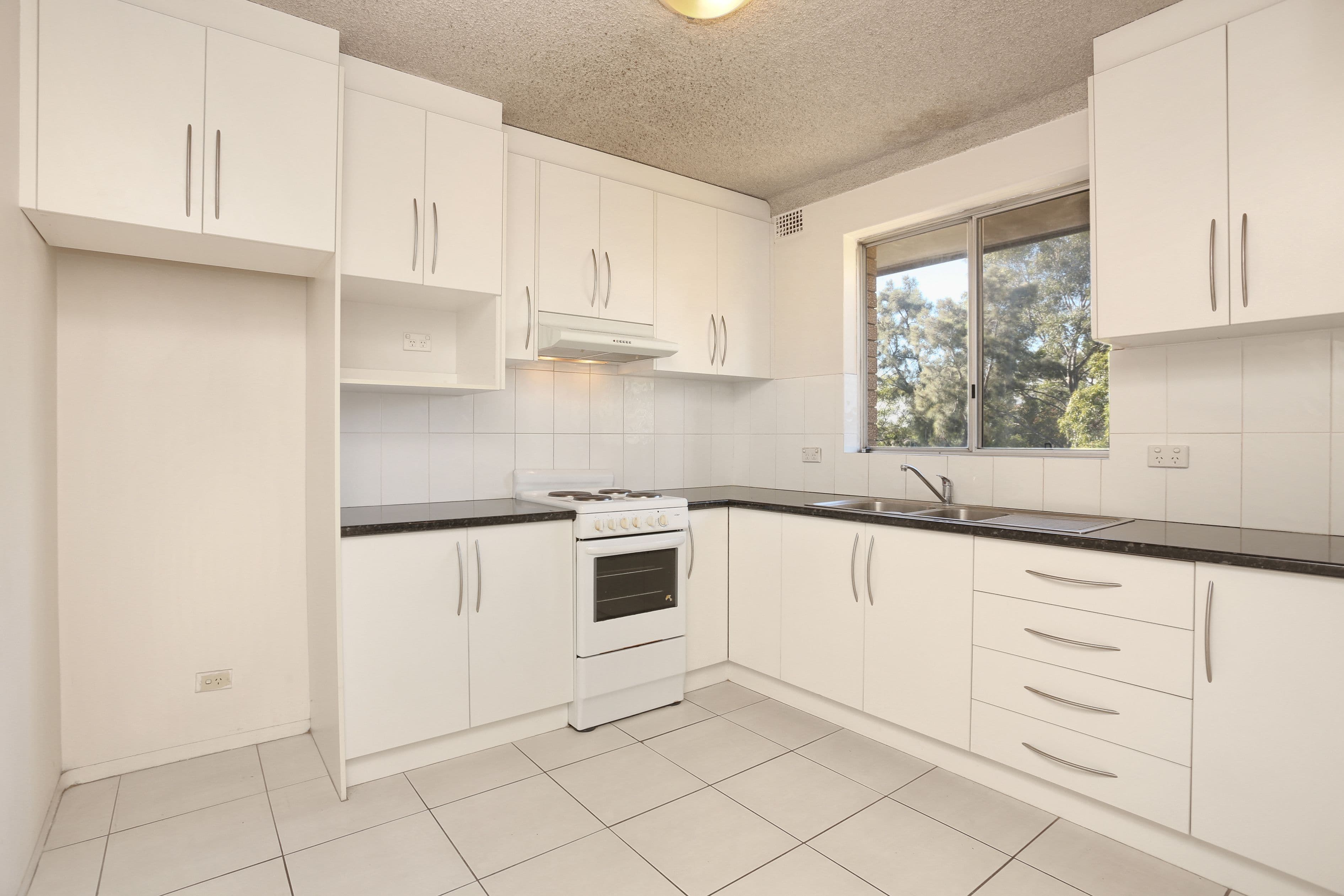 21 York Street, Fairfield - Thumbnail 2