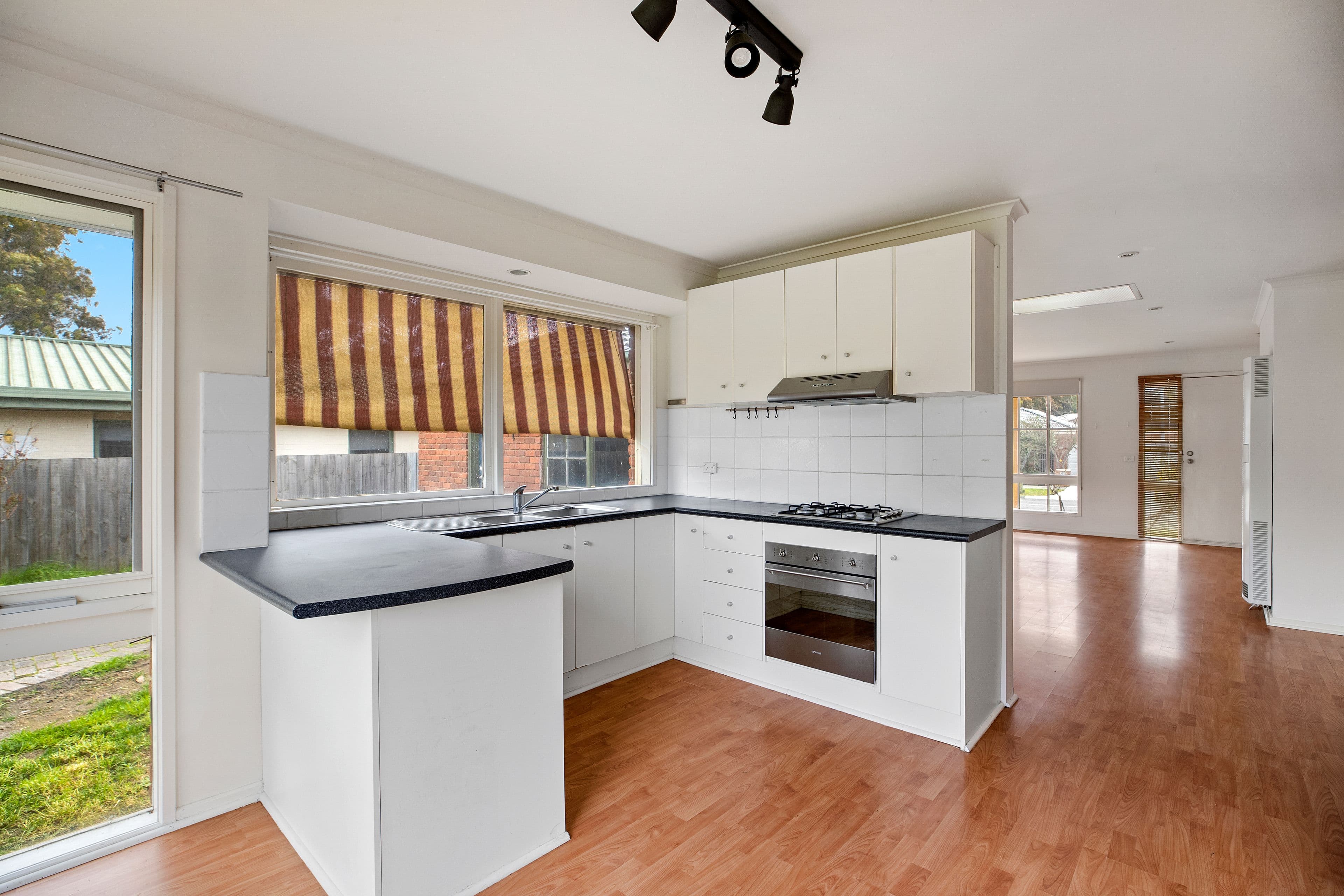 4 Goulburn Drive, Rowville VIC 3178, Rowville - Thumbnail 3