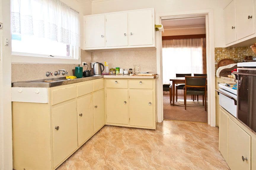 10 Lewis Street, MOUNT WAVERLEY VIC 3149, Mount Waverley - Thumbnail 2
