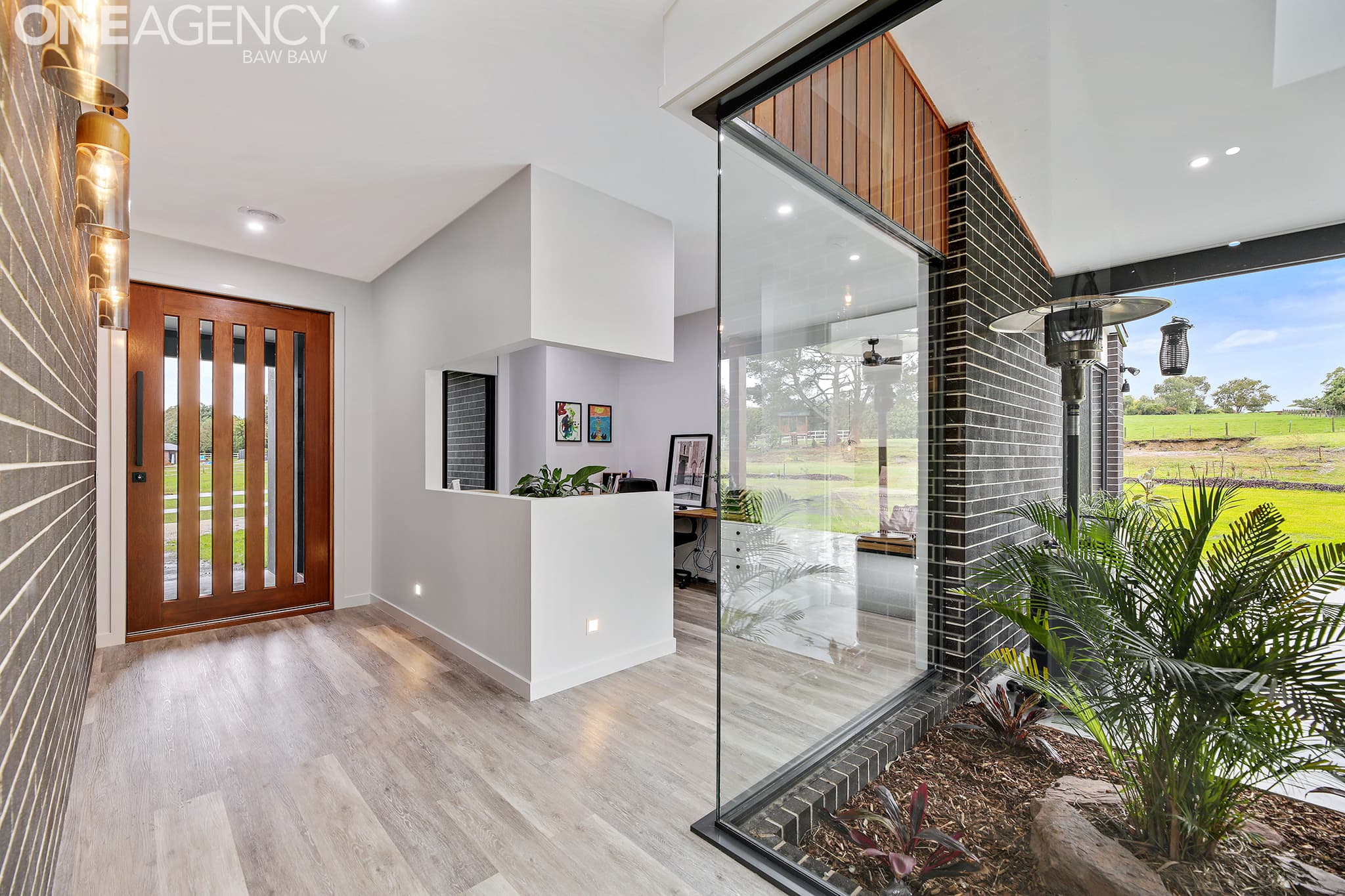 3/3 Lindenell Drive, Drouin, Drouin - Thumbnail 2