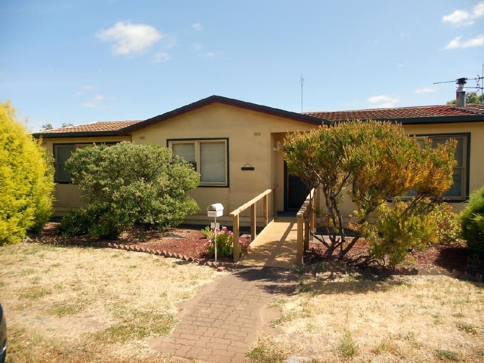 1 Albert Parade, Bordertown SA 5268, Bordertown - Image 1