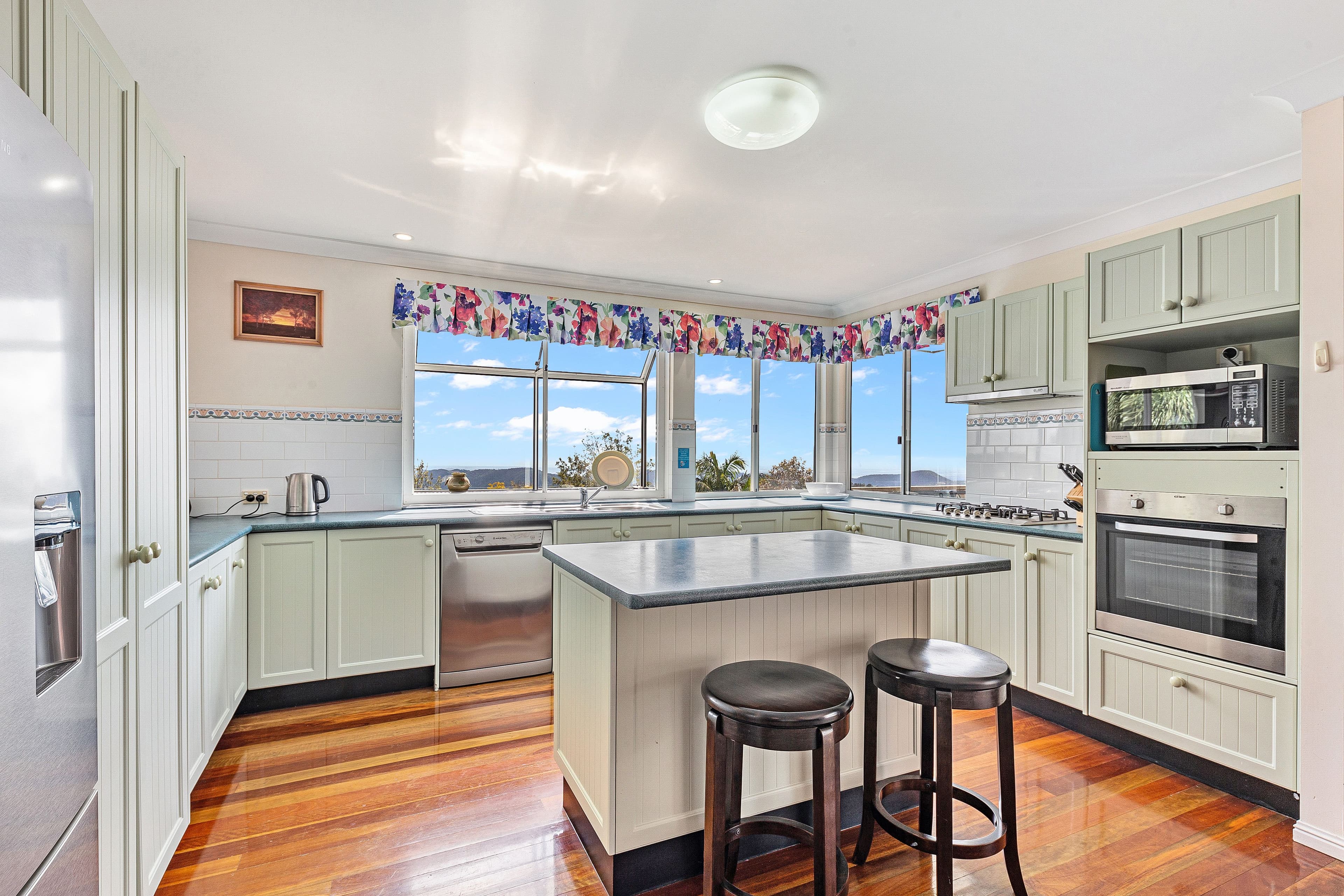 16 Paradise Drive, Tamborine Mountain QLD 4272, Tamborine Mountain - Thumbnail 2