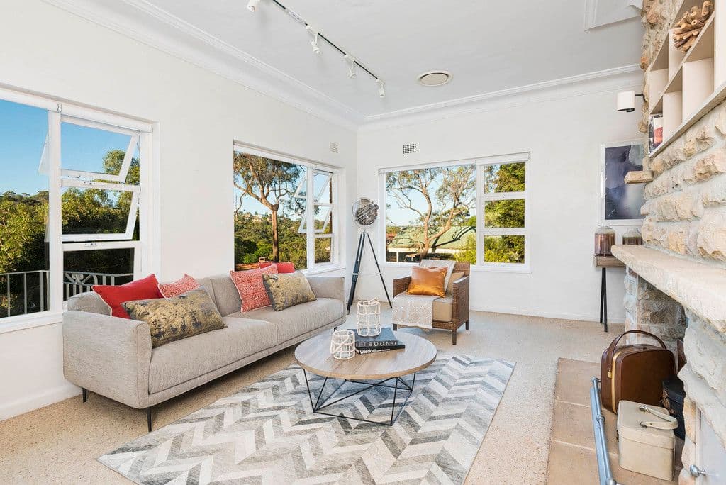 295 Eastern Valley Way, Middle Cove - Thumbnail 2