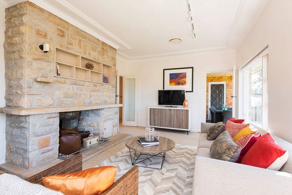 295 Eastern Valley Way, Middle Cove - Thumbnail 3