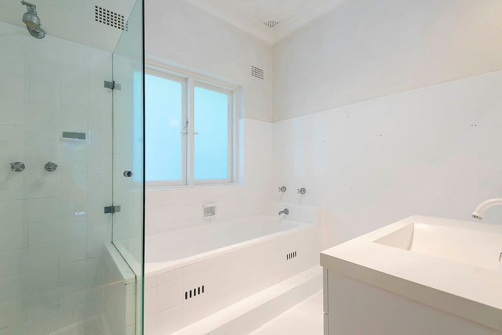 295 Eastern Valley Way, Middle Cove - Thumbnail 4