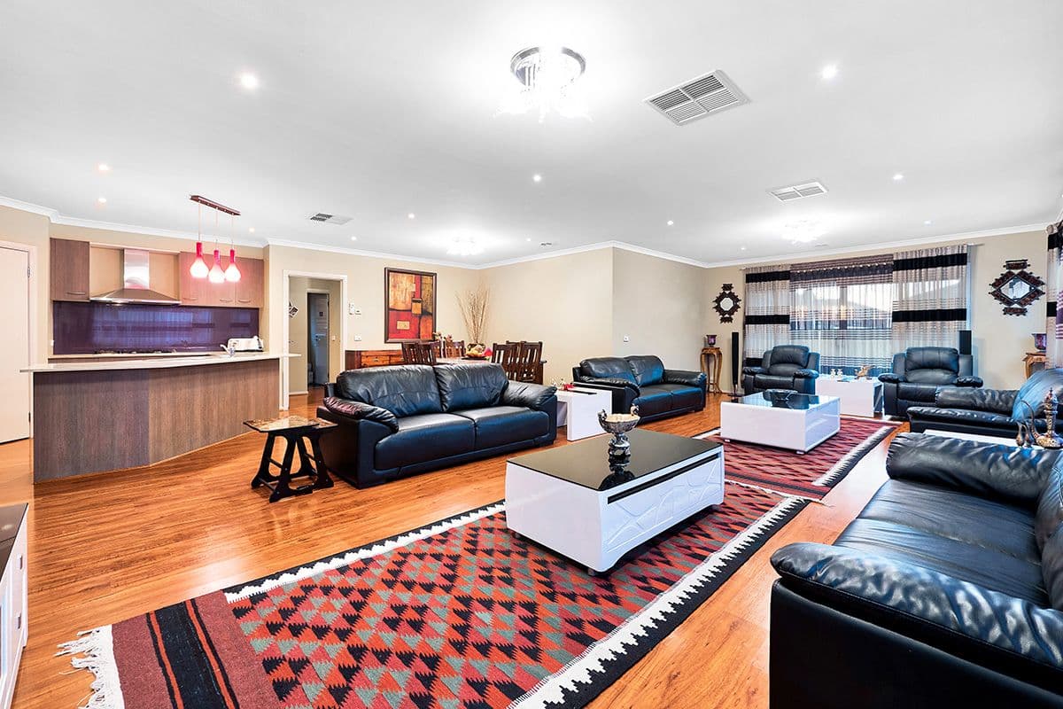 57 Pepperbush Circuit, Cranbourne VIC 3977, Cranbourne - Thumbnail 3