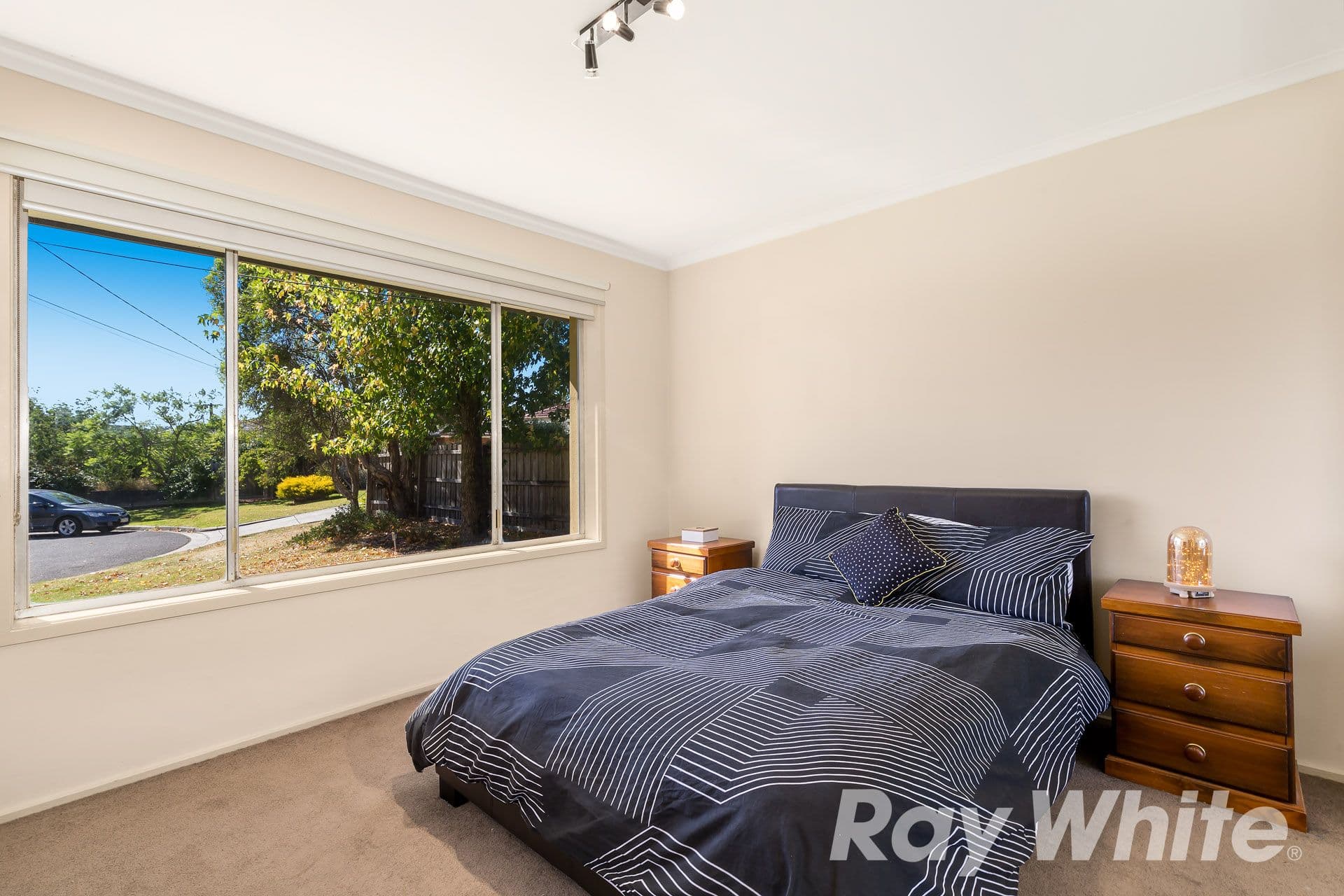 1 Meredith Close, Mooroolbark VIC 3138, Mooroolbark - Thumbnail 2