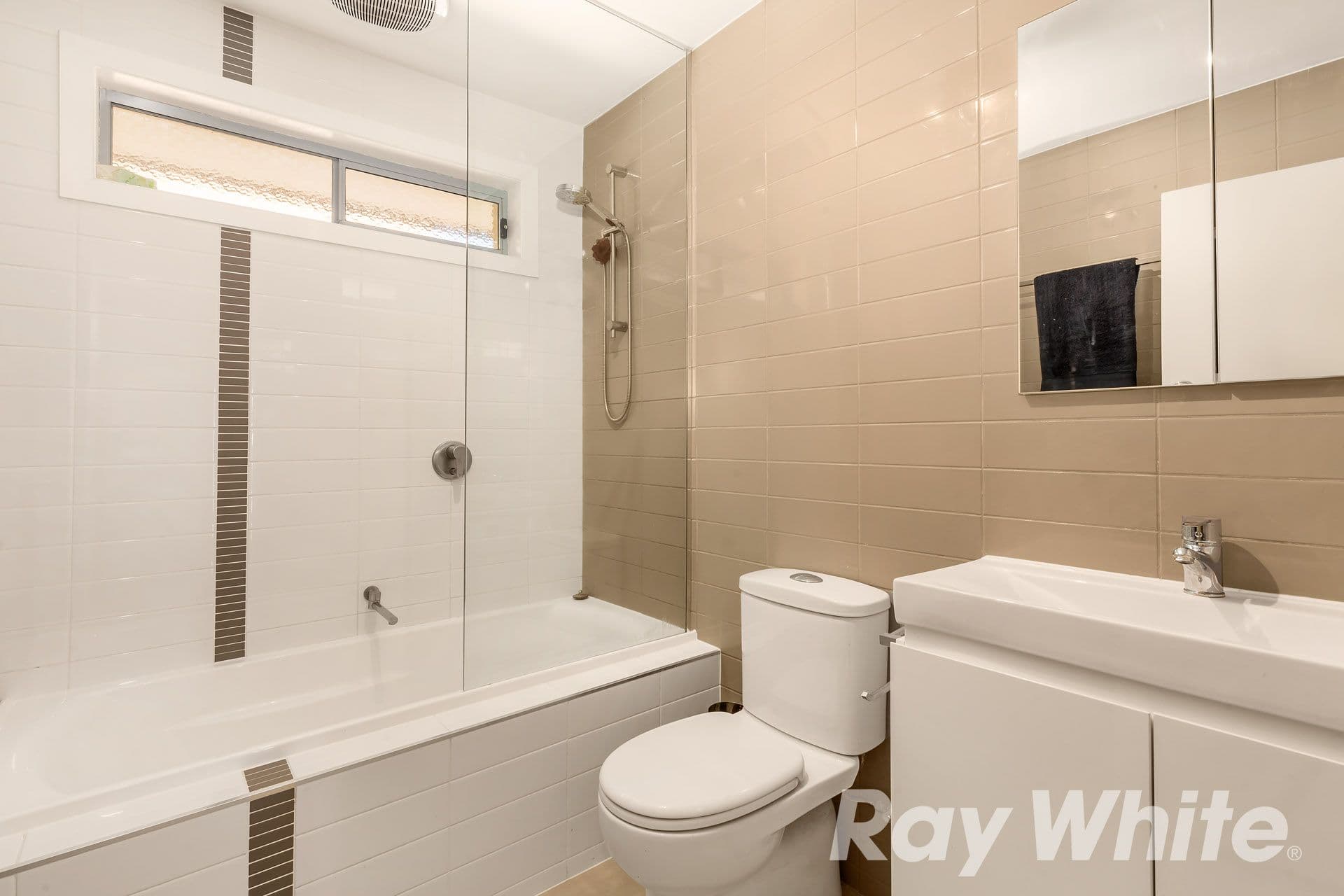 1 Meredith Close, Mooroolbark VIC 3138, Mooroolbark - Thumbnail 4