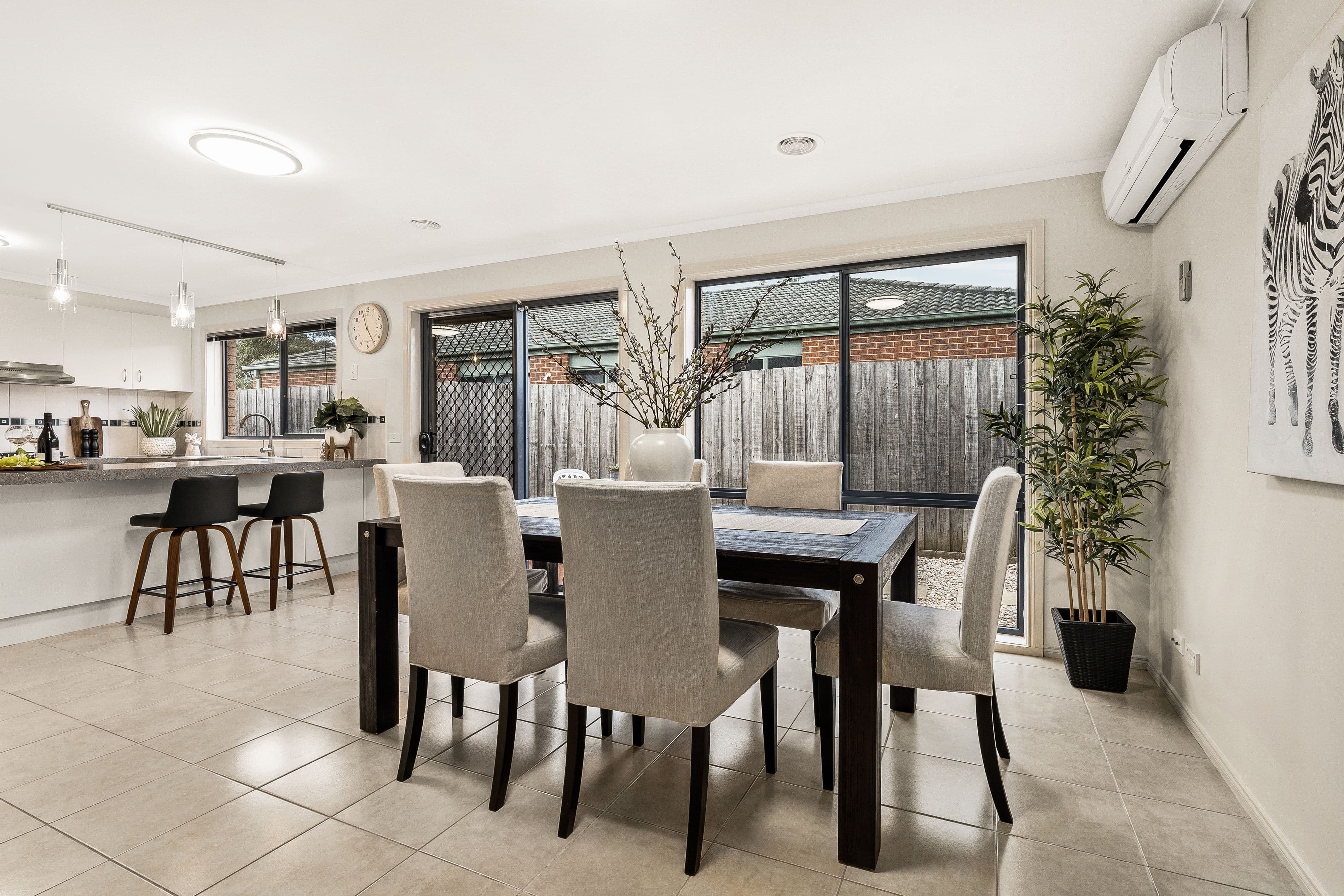 10 Sir Thomas Drive, Pakenham VIC 3810, Pakenham - Thumbnail 4