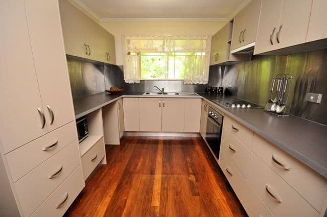 13 Brennan Road, SCARBOROUGH QLD 4020, Scarborough - Thumbnail 2