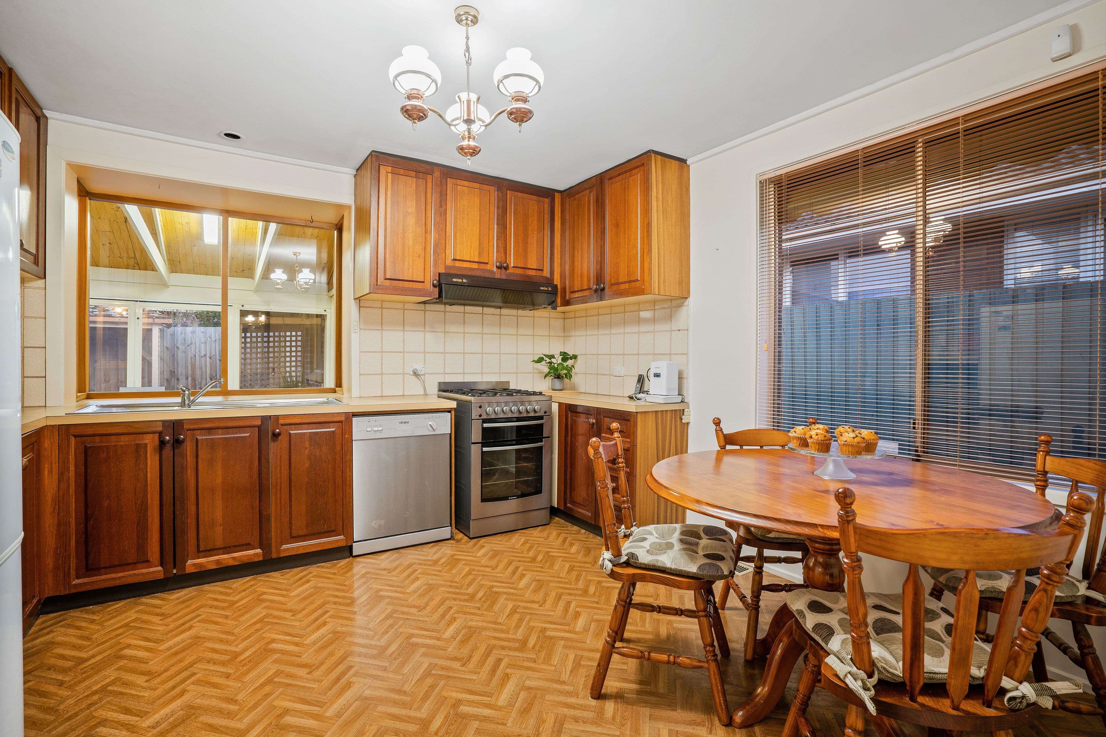25 Thornton Avenue, Bundoora VIC 3083, Bundoora - Thumbnail 3