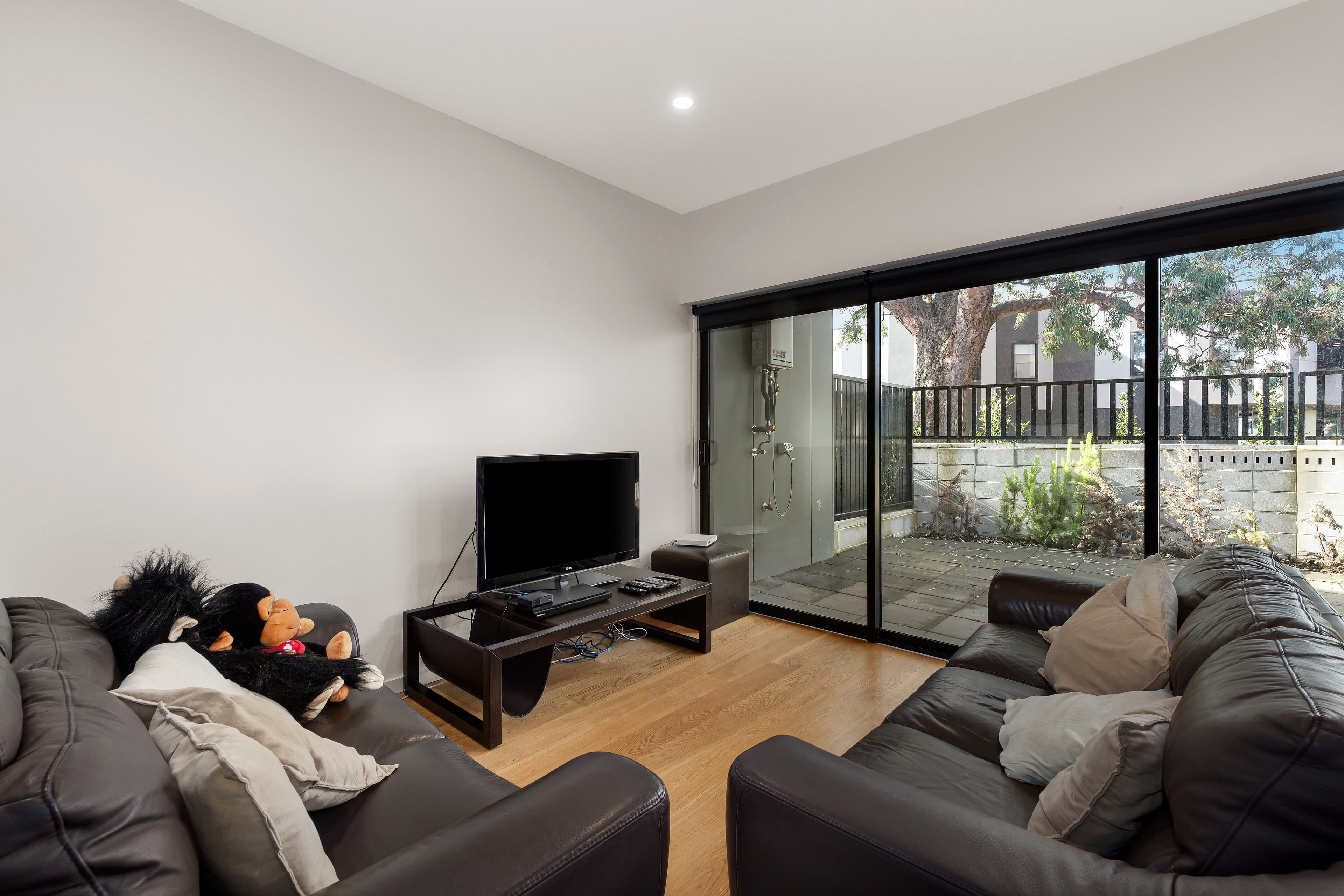 14 Sharp Circuit, Mill Park VIC 3082, Mill Park - Thumbnail 3
