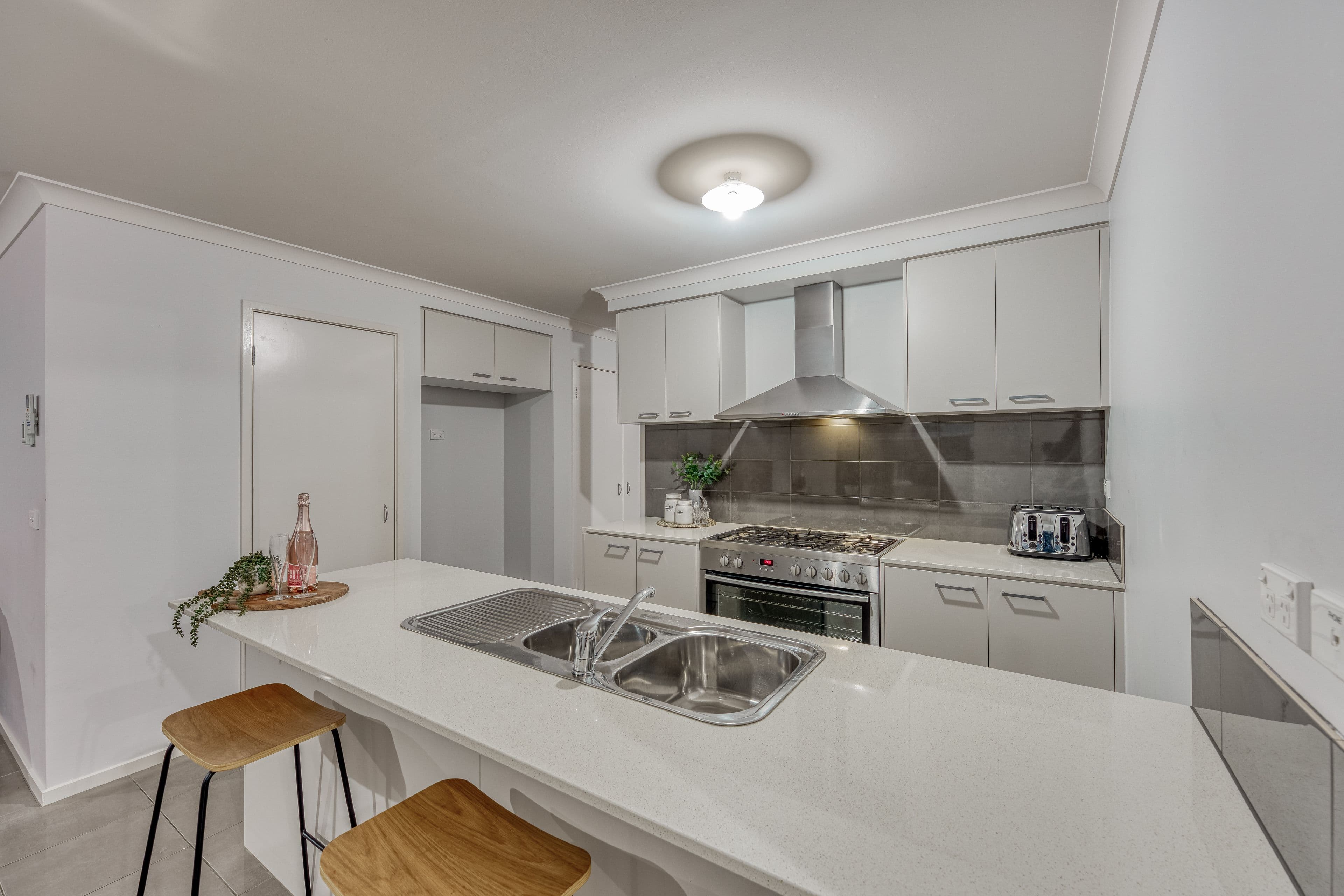 79 Como Parade, Clyde North VIC 3978, Clyde North - Thumbnail 2