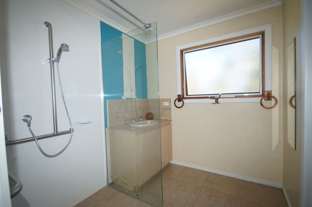 8 Pine Avenue, Cowes VIC 3922, Cowes - Thumbnail 7