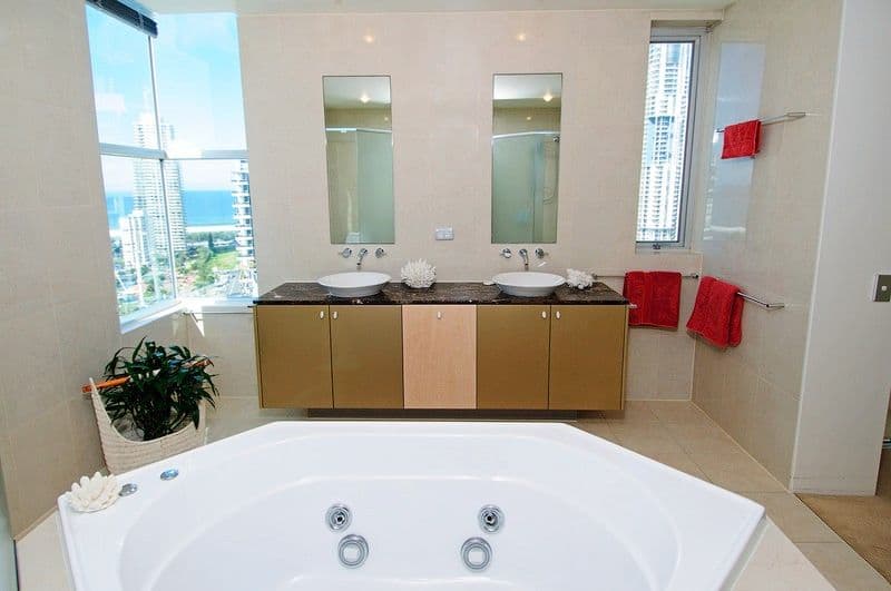 47 'Sentinel' 40 Riverview Parade, SURFERS PARADISE QLD 4217, Surfers Paradise - Thumbnail 4