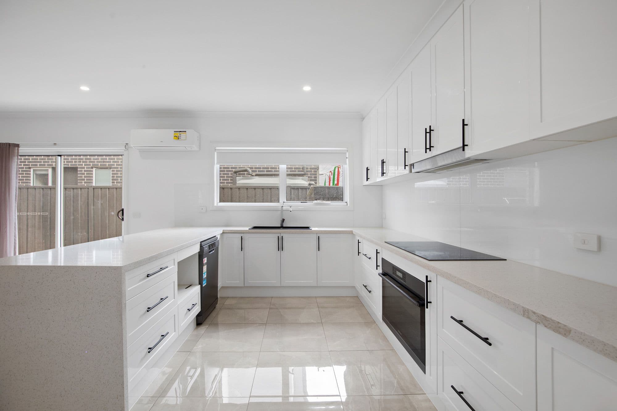 6 Cameron Drive, Hoppers Crossing VIC 3029, Hoppers Crossing - Thumbnail 2