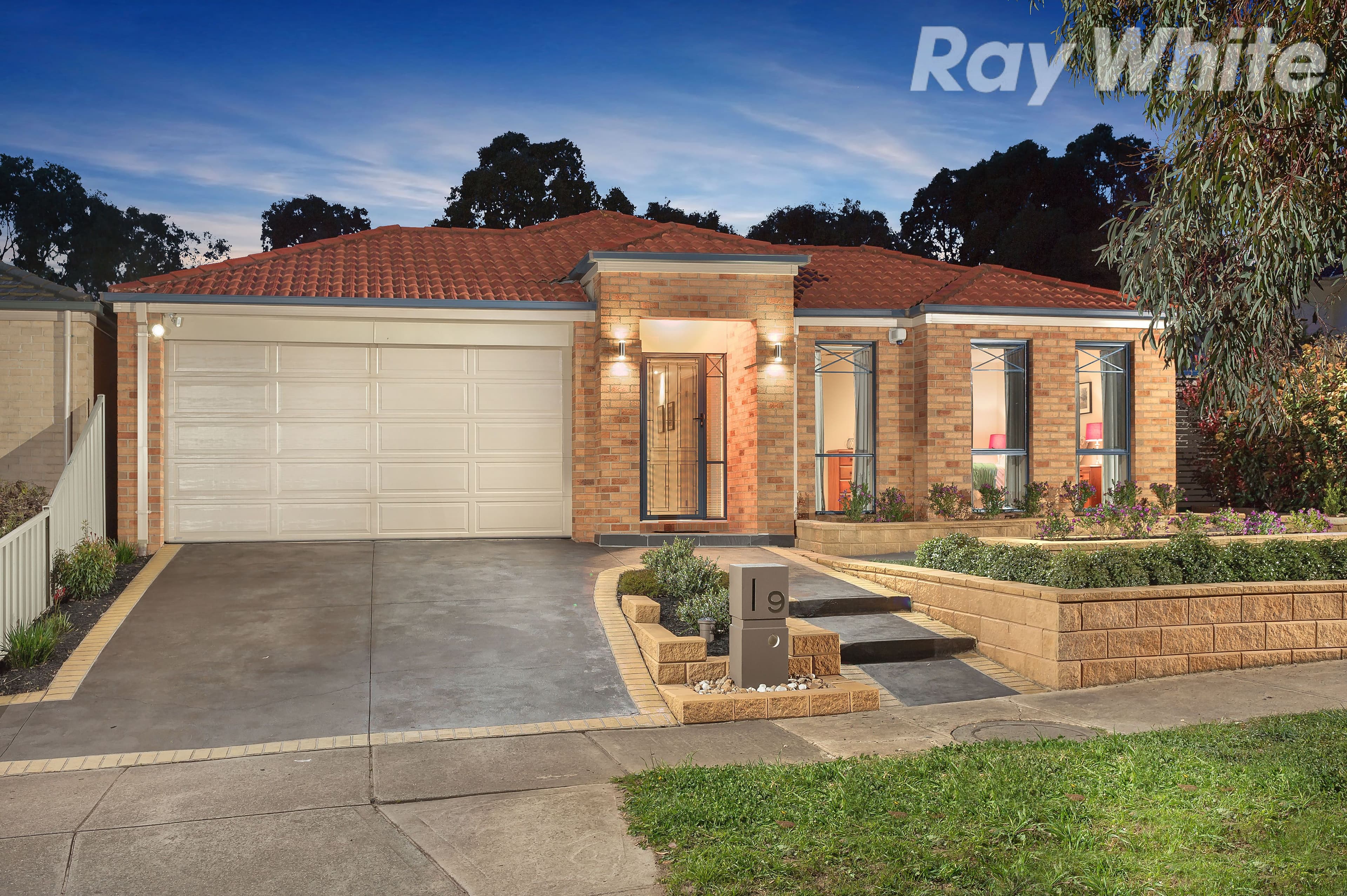 9 Newman Close, Bundoora VIC 3083, Bundoora - Image 1