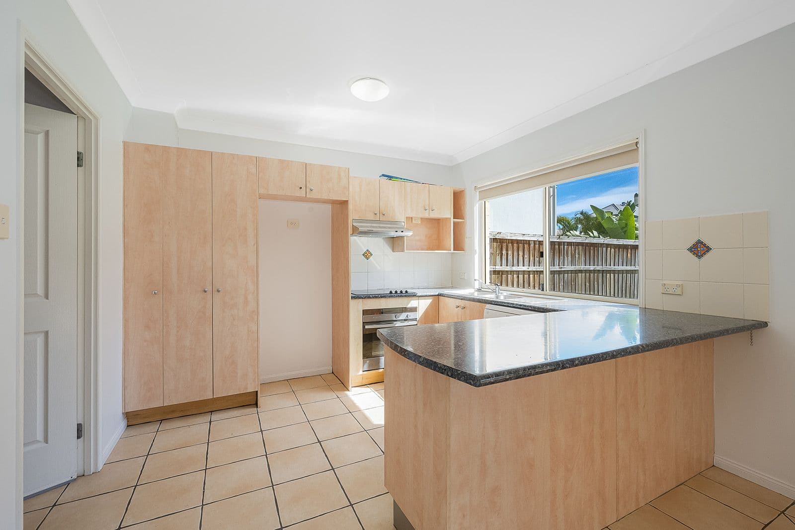 22 Strong Avenue, Graceville QLD 4075, Graceville - Thumbnail 5