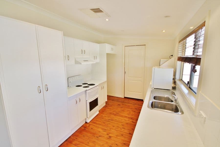39 Thornhill Street, YOUNG NSW 2594, Young - Thumbnail 2