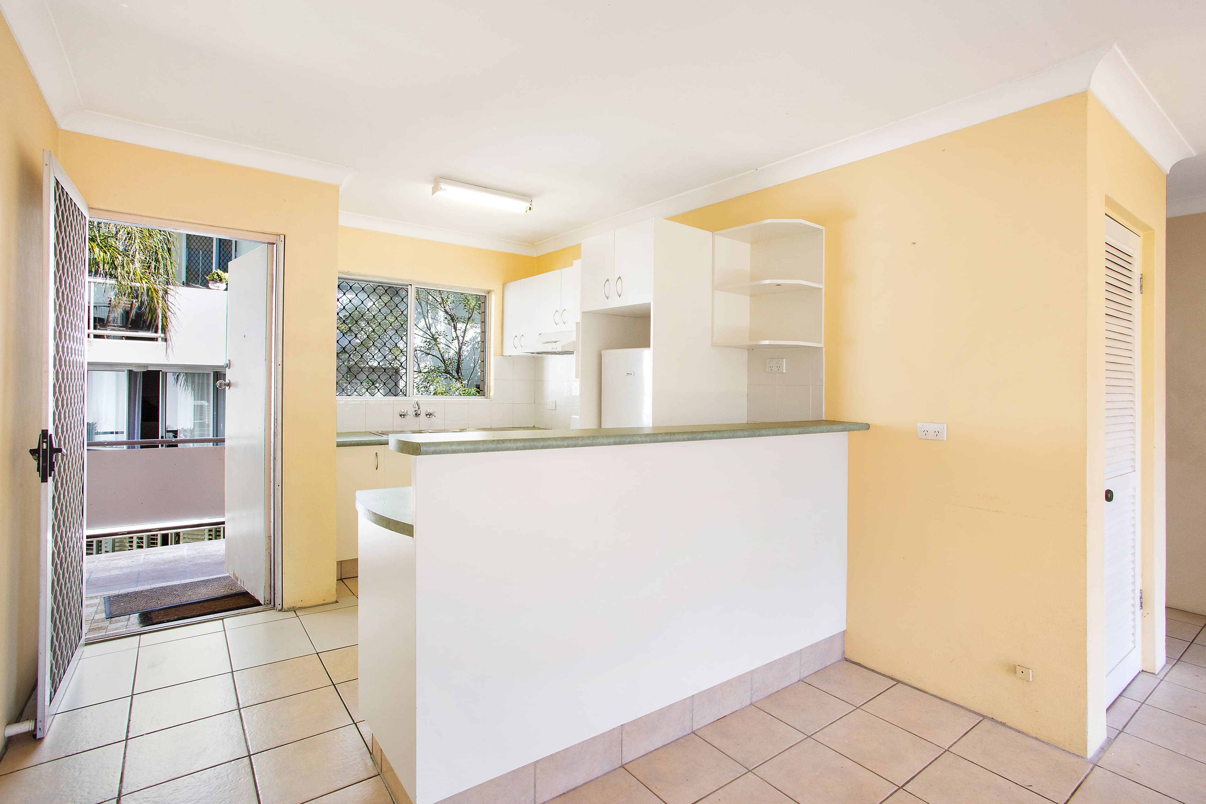 29 Old Burleigh Road 'Paradise Royal', Surfers Paradise QLD 4217, Surfers Paradise - Thumbnail 4