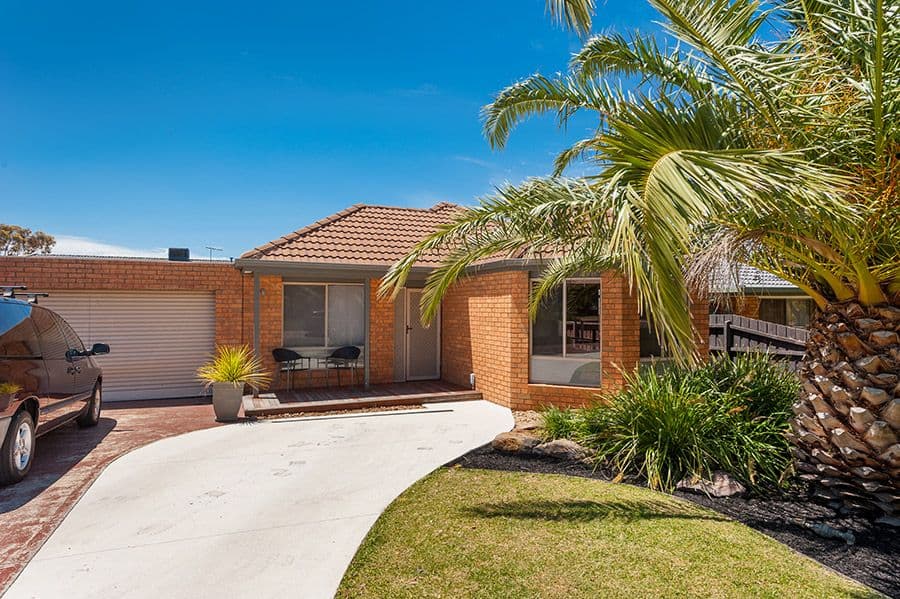 9 Chelmsford Court, Craigieburn VIC 3064, Craigieburn - Image 1