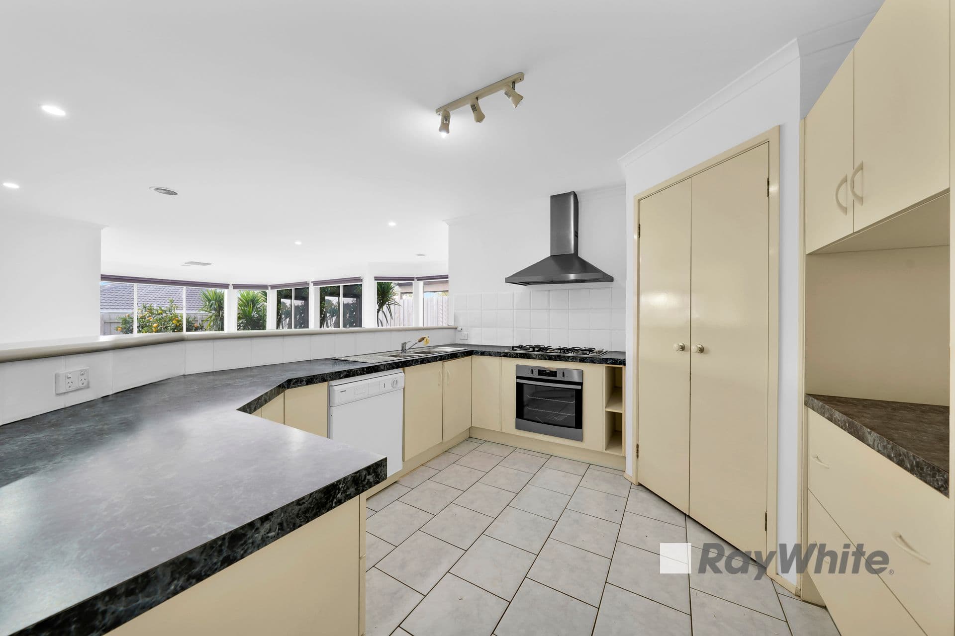 17 President Road, Narre Warren South VIC 3805, Narre Warren South - Thumbnail 3
